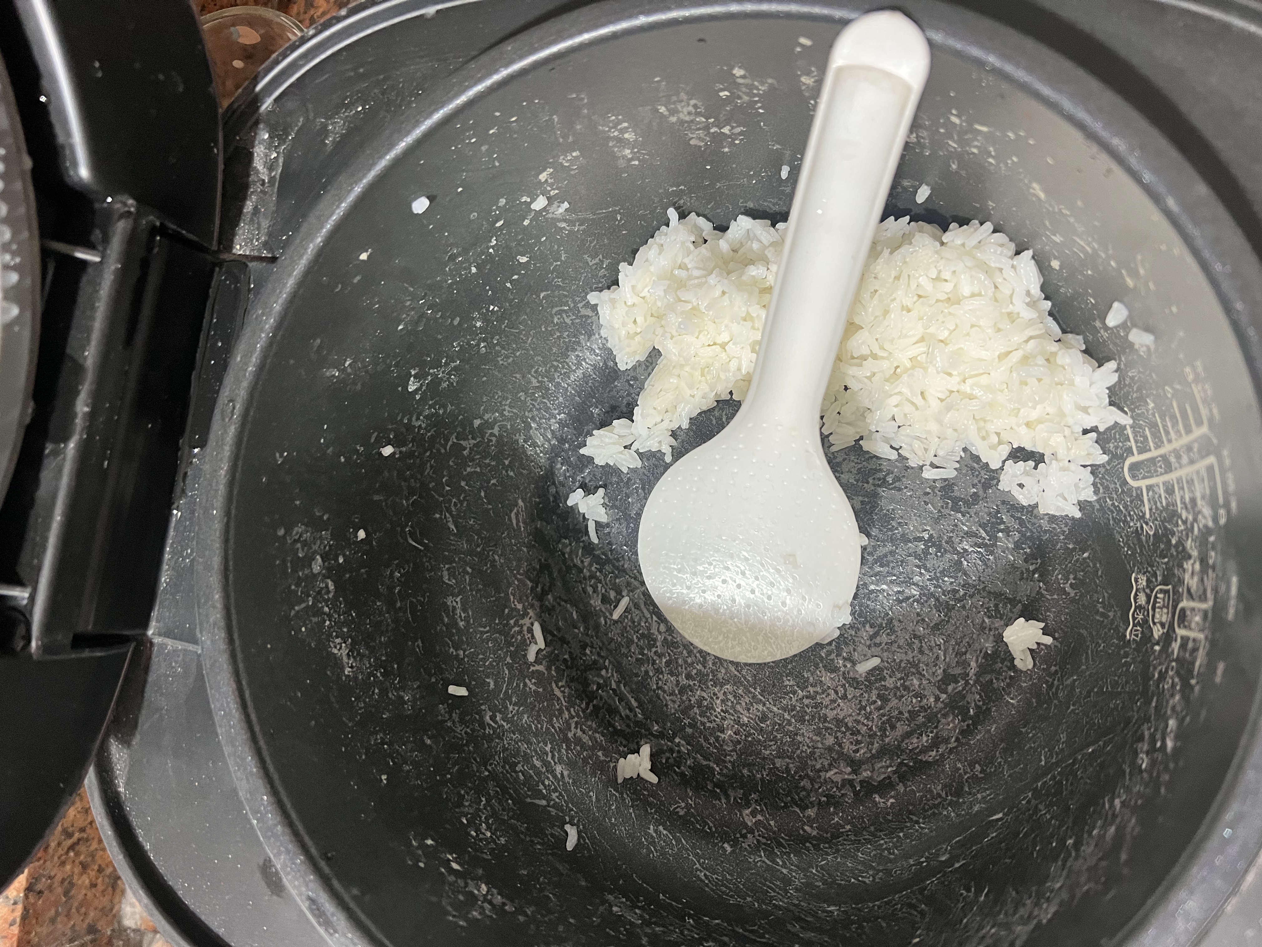 美的（Midea）电饭煲4L电饭锅22分钟防溢飞快煮柴火饭 家用4-5人多功能微压煮饭锅不粘金属拉丝炫彩大屏MB-RC420 实拍图