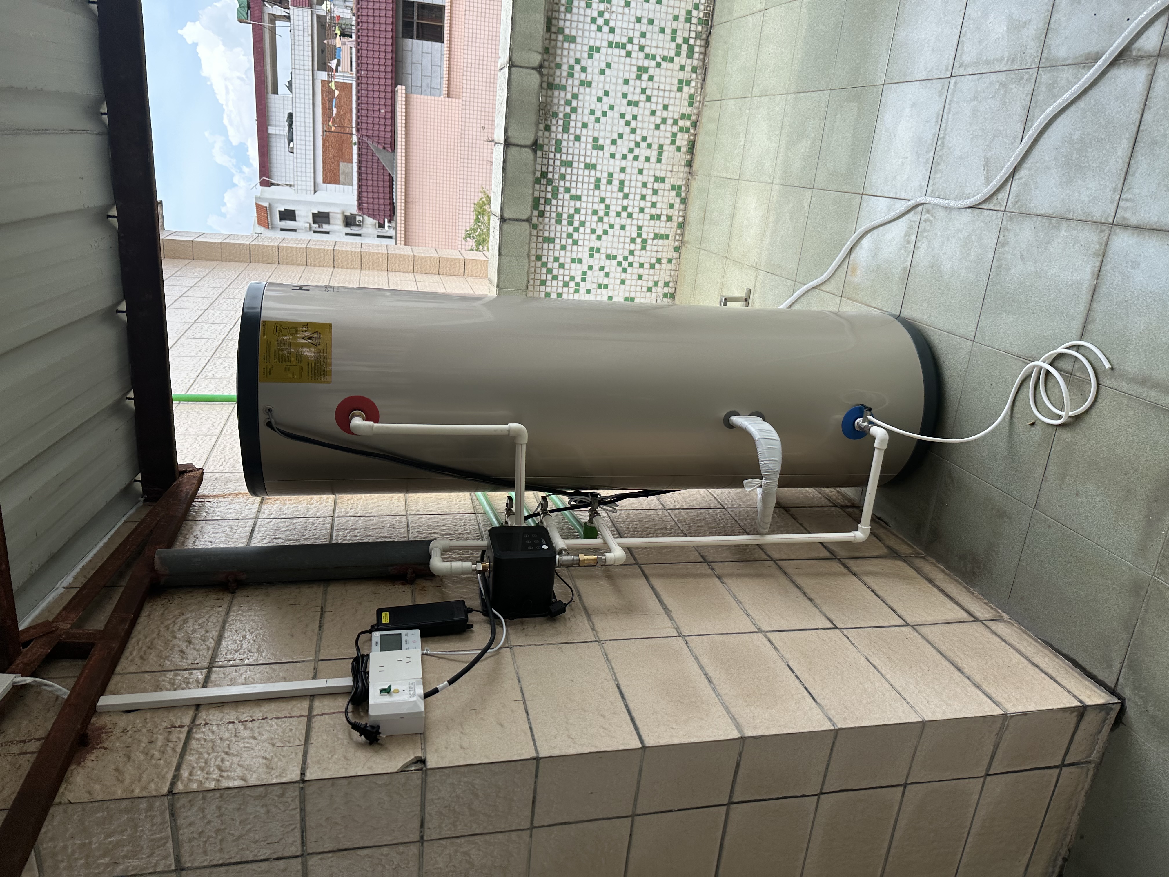 海尔（Haier）双变频空气能热水器200升超一级能效省电80℃高水温家用全屋净水洗商用热泵源电热水器以旧换新装 200升金色双变频王【口碑爆款】 变频 带电辅热 实拍图
