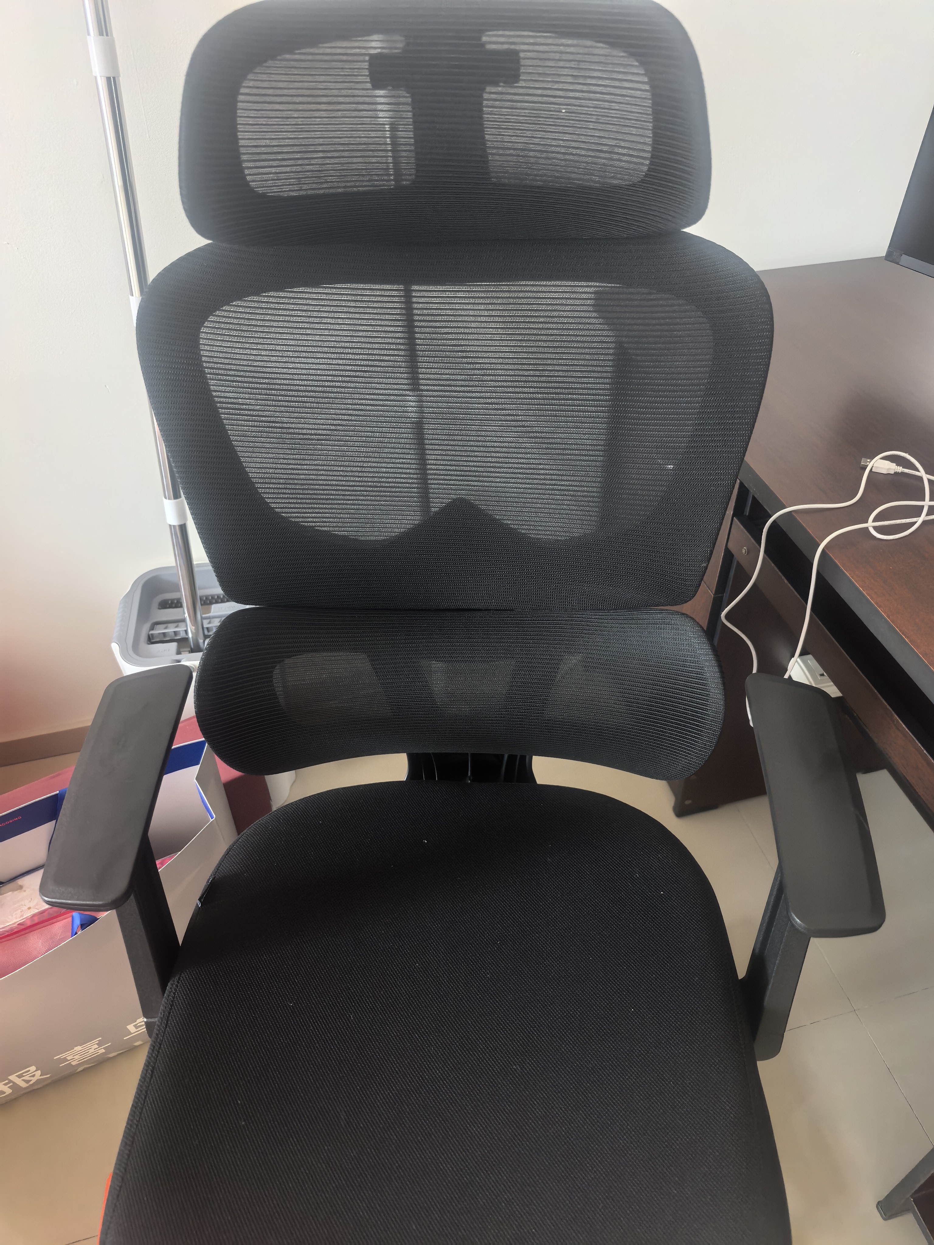 得力（deli）Surfer系列 人体工学电脑椅办公椅 2D头枕+固定扶手+3D腰靠 黑  实拍图