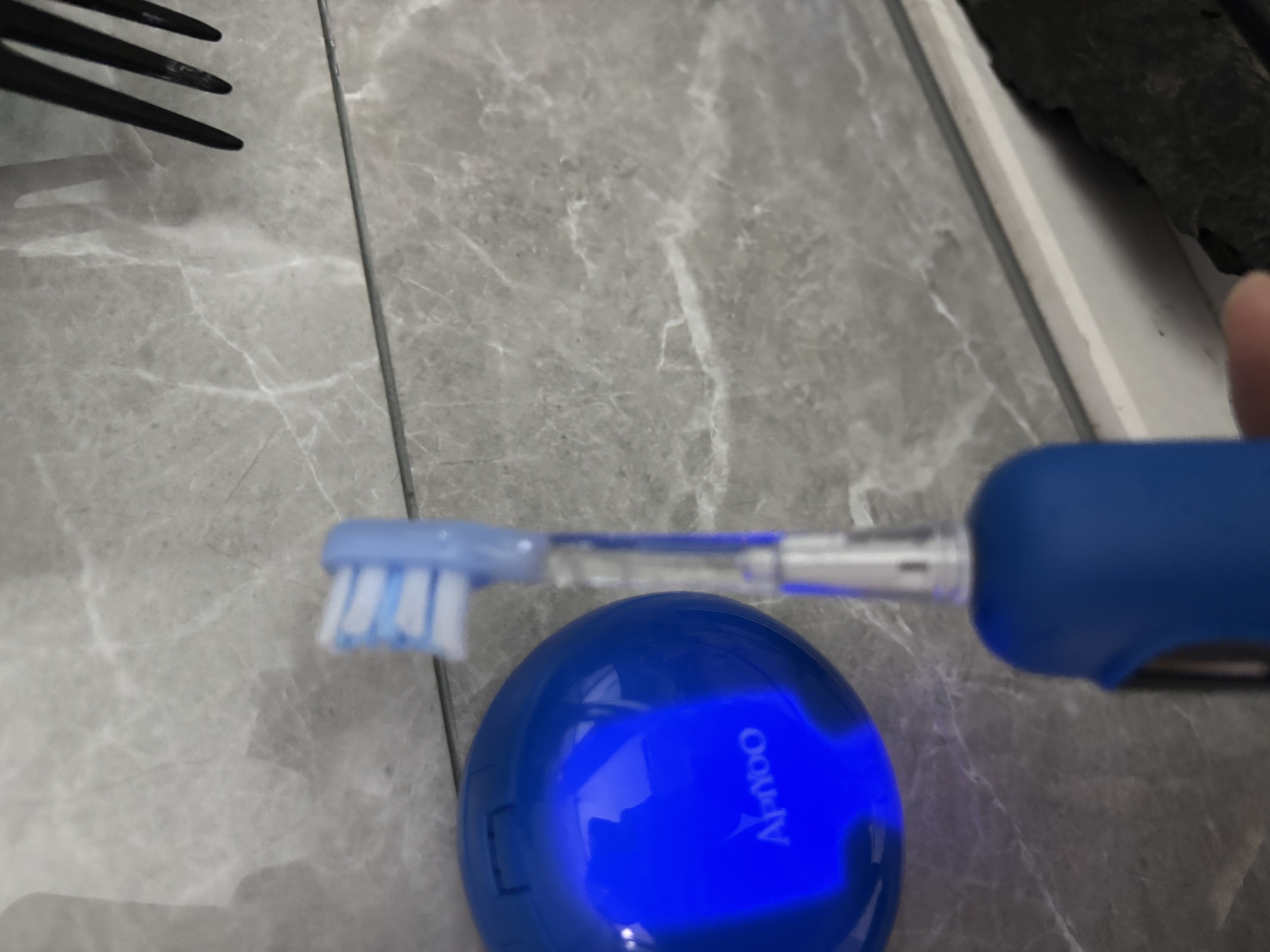 ApiYoo艾优A9pro儿童电动牙刷蓝色消毒架套装语音提醒软毛护龈 3-6-15岁学生男女孩儿童节日生日毕业礼物 实拍图