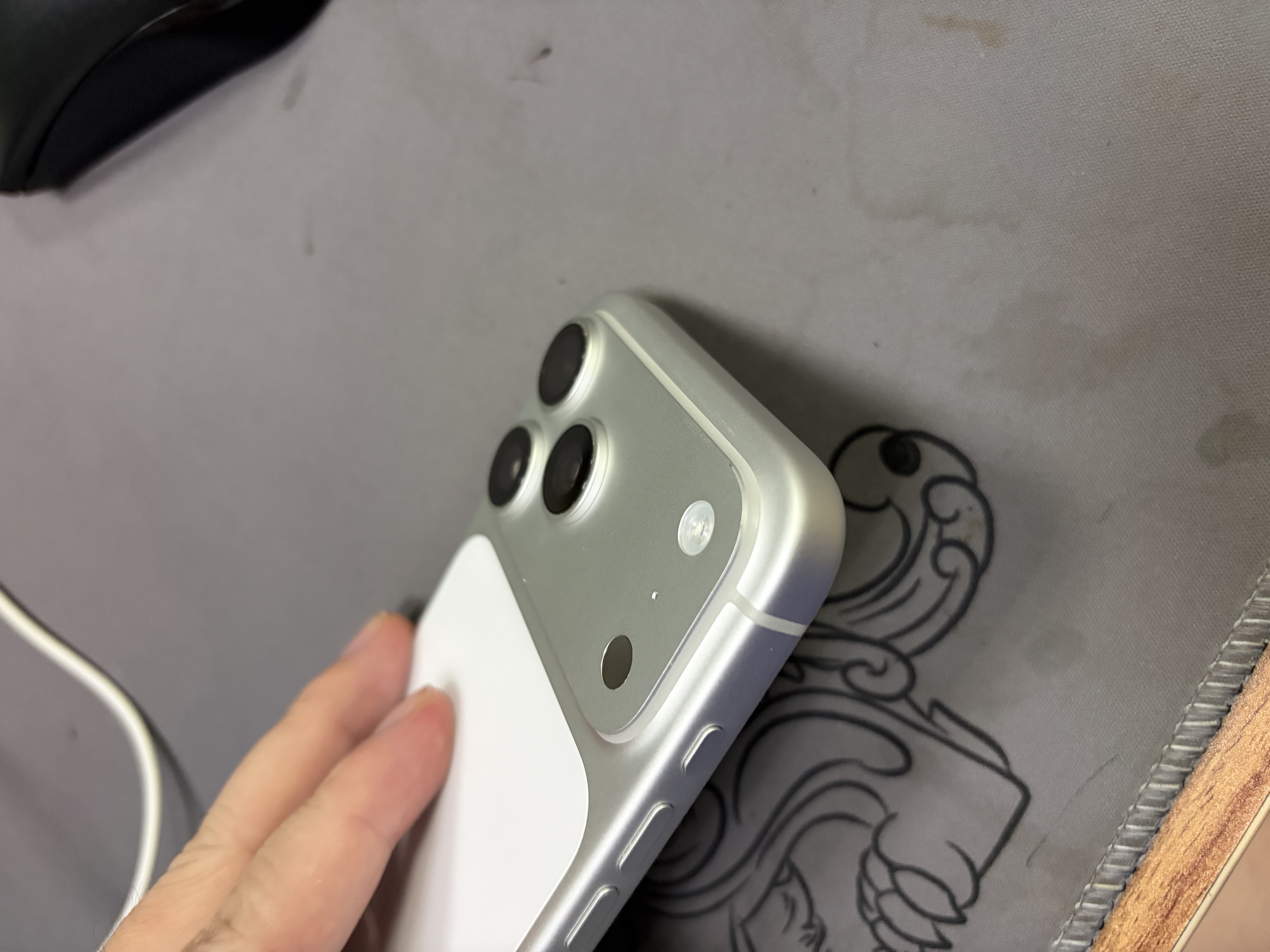 【9成新】Apple/苹果 iPhone 17 Pro Max 512GB 银色 支持移动联通电信5G 双卡双待手机【自营退货】 实拍图