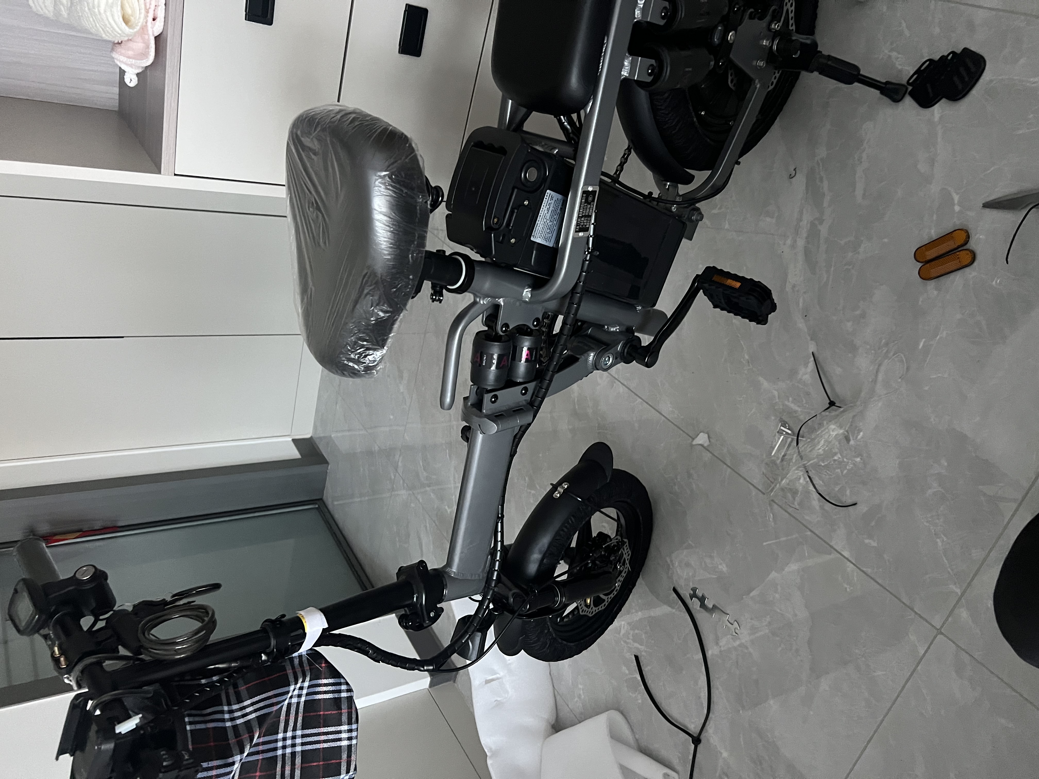 普莱德新国标折叠电动自行车 超长续航电动车 铝合金代驾车 锂电池助力男女通用成人电瓶车 代步电单车 航空铝合金16减震-进口级电芯40A纯电续航≤120km送GPS 实拍图