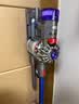 戴森（DYSON）V8 Slim Fluffy Extra SV10K 无线手持吸尘器 轻量家用 清洁除螨 强大吸力 可车载 价保618 实拍图