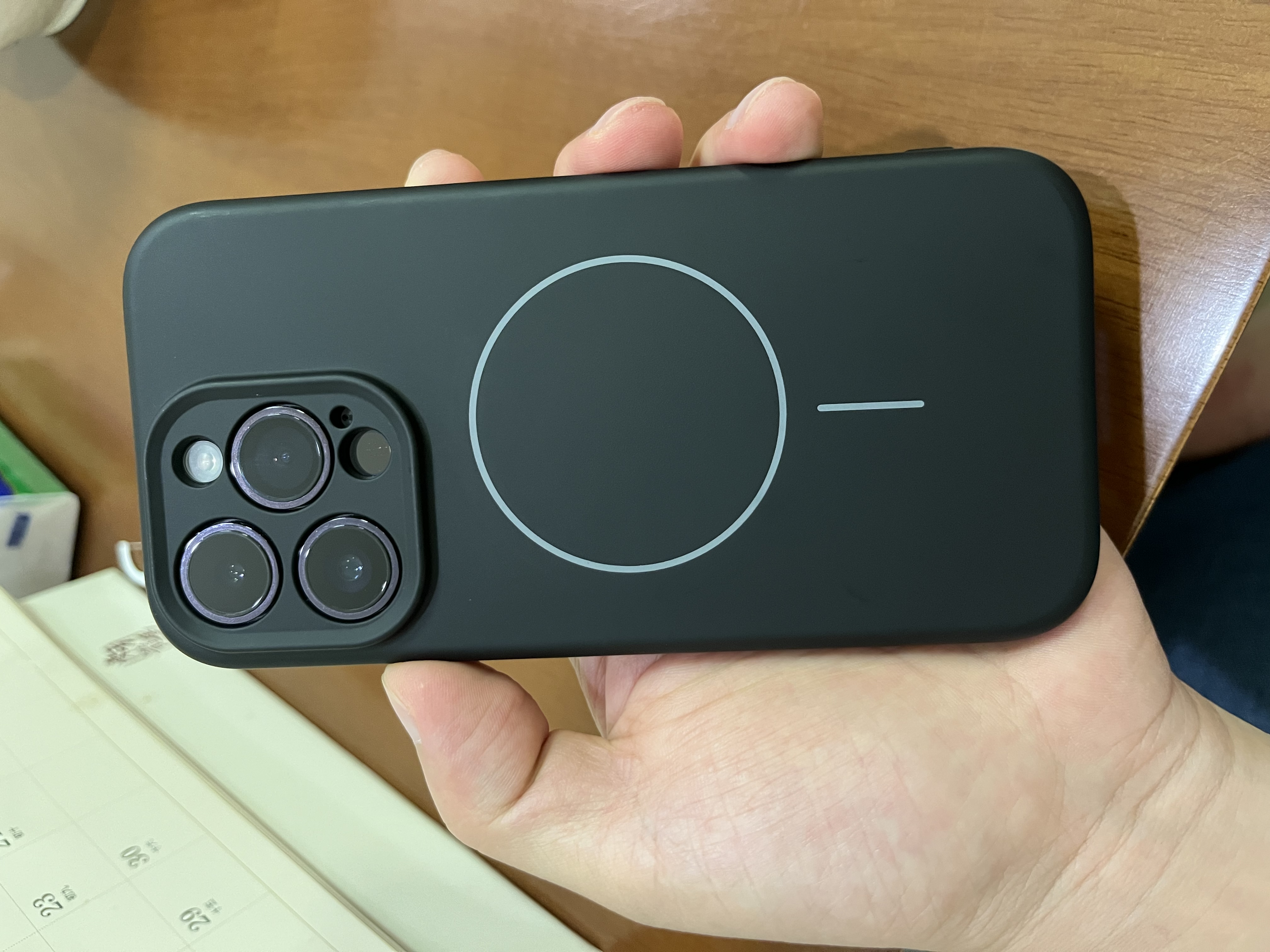 奶小鸭（NEYAA）适用苹果14pro手机壳 iphone14pro保护套镜头全包超薄Magsafe磁吸液态硅胶防摔简约男女款 石墨黑 实拍图