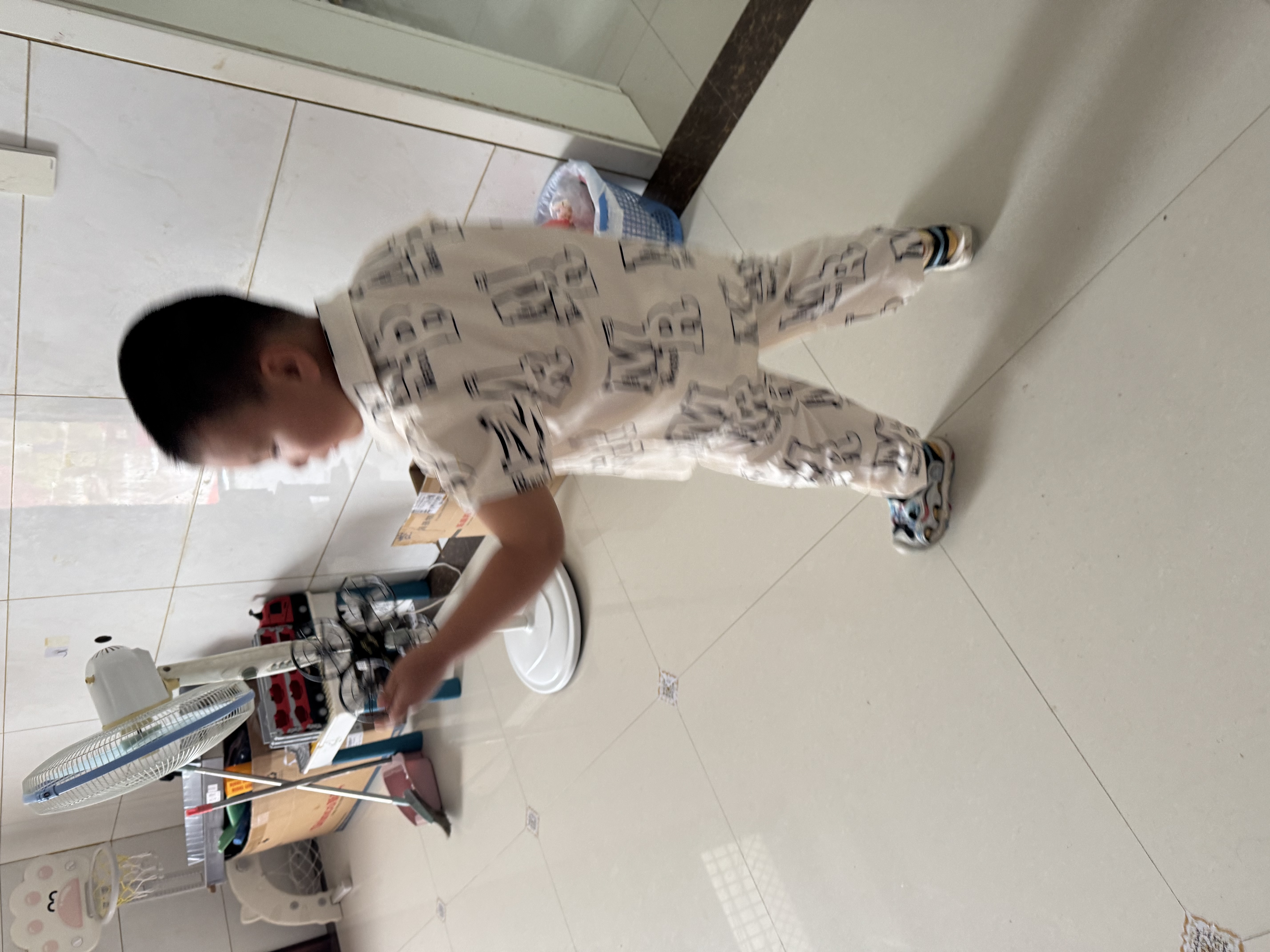 SYMA司马X80-PRO遥控飞机儿童玩具无人机感应避障7-14岁男孩生日礼物 X80-Pro含收纳箱 【2块电池】 实拍图