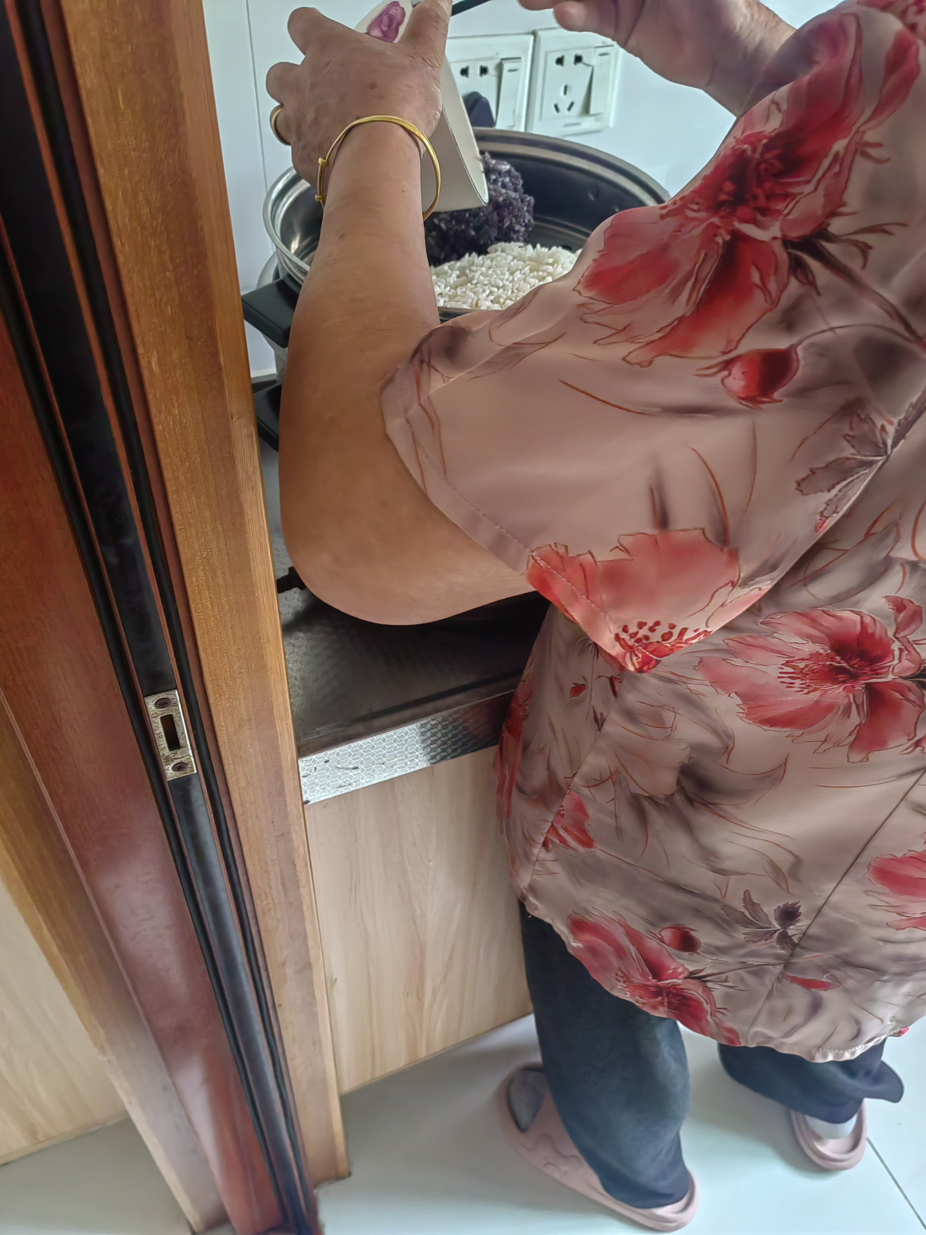 三角牌（Triangle）电饭煲家用电饭锅6L大容量煮饭锅304不锈钢内胆5-8人老式米饭锅带蒸笼 TG-Z60X12ZK 实拍图