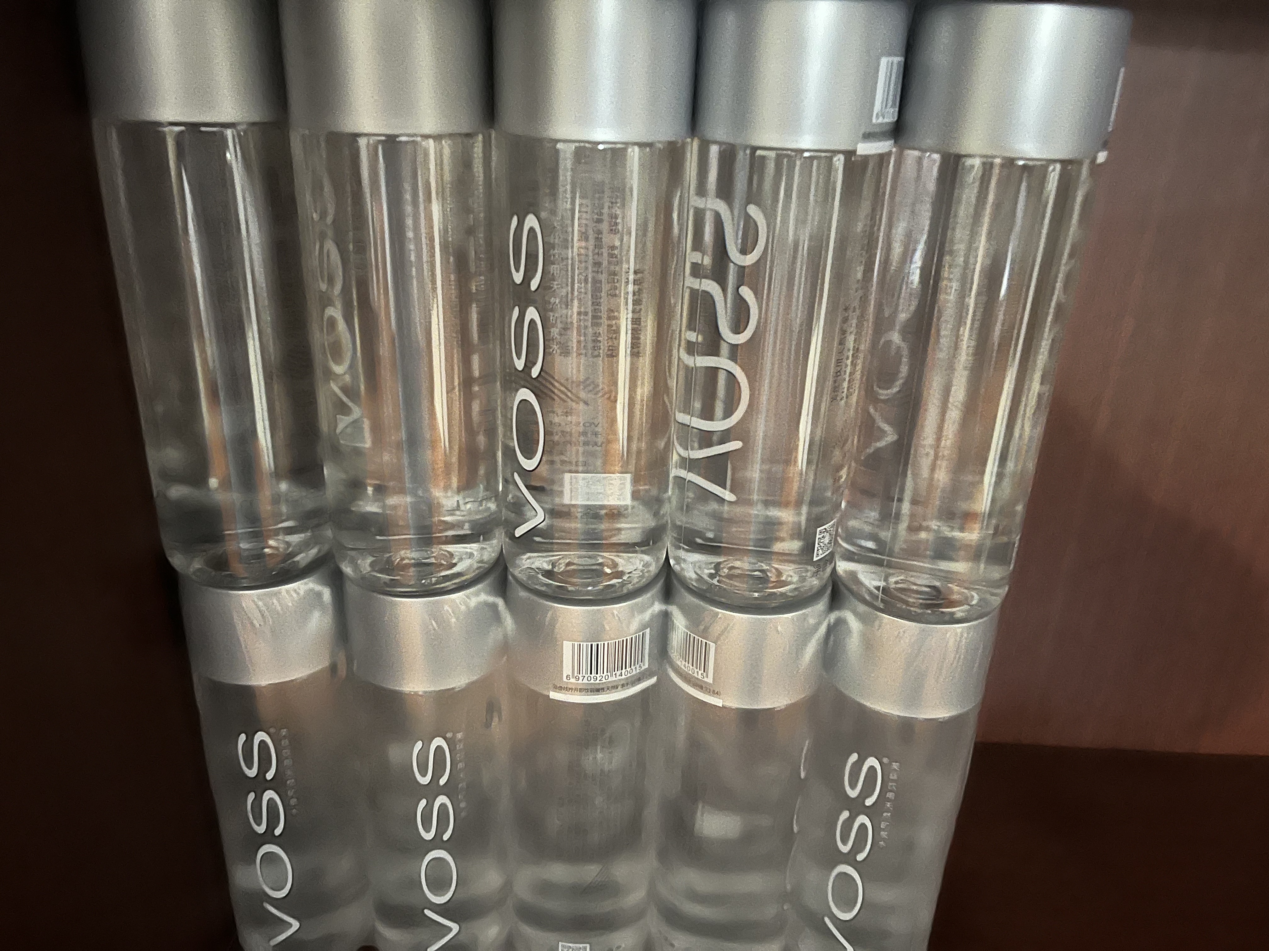 芙丝（VOSS）饮用天然矿泉水 330ml*30瓶(塑料瓶) 含锶低钠弱碱 商务会议 实拍图