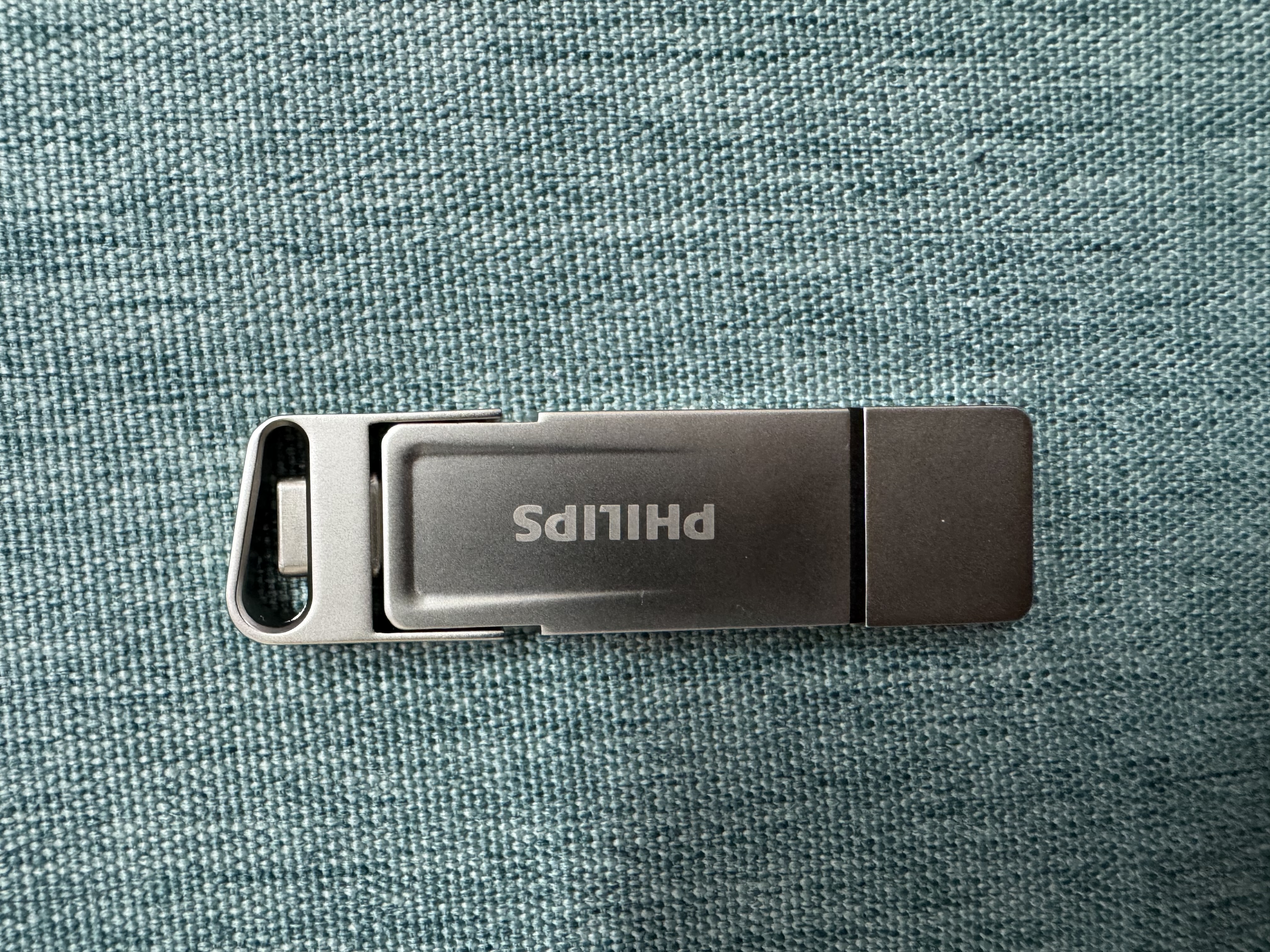 飞利浦（PHILIPS）512GB 高速固态U盘 手机电脑双接口 11UT-G 读速高达550MB/s 手机U盘 大容量优盘 实拍图