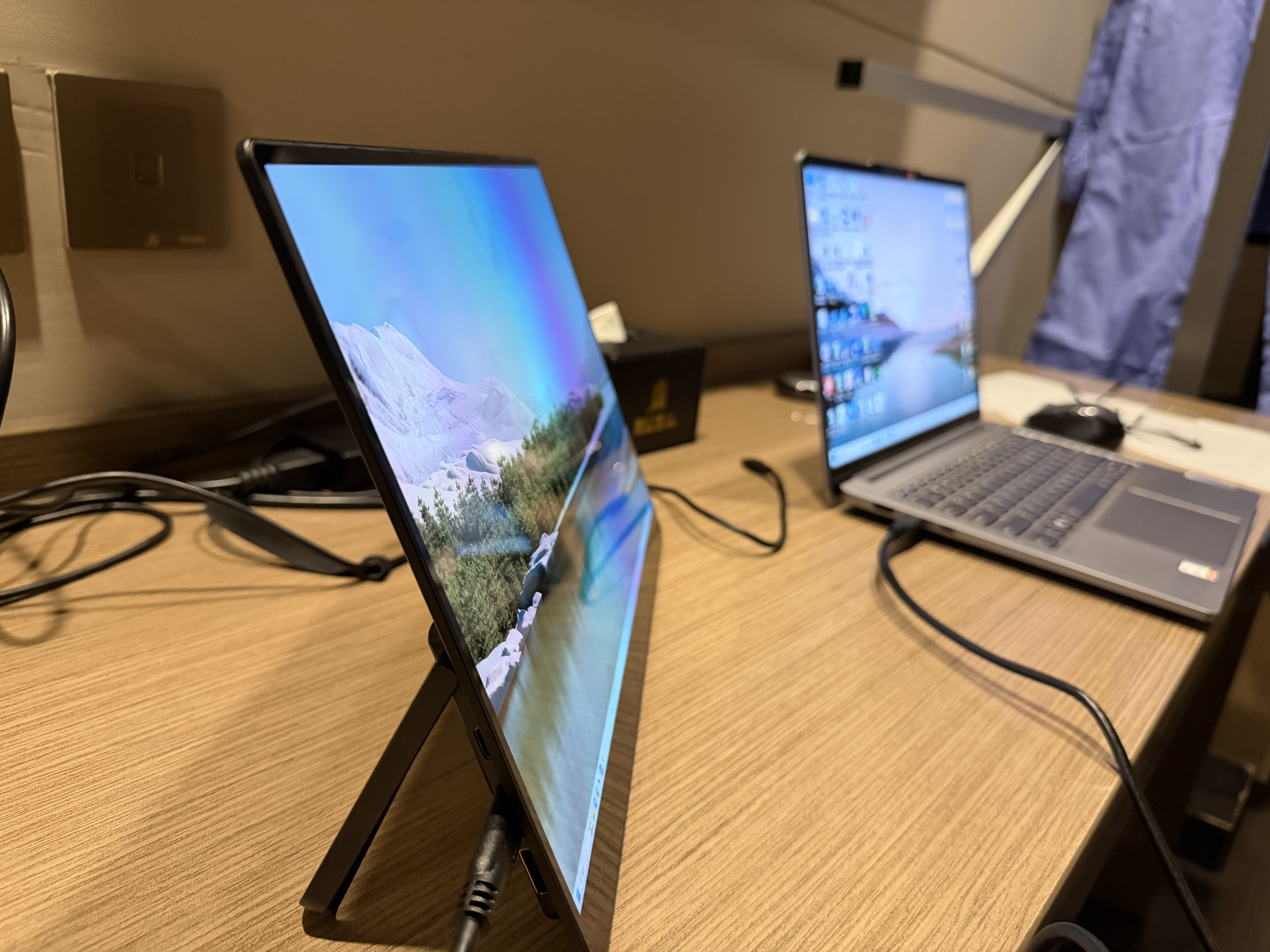 雕塑家14英寸便携式显示器4K OLED屏100%DCI-P3高色域 手机电脑笔记本副屏Ps5一线直连扩展屏MU140LH 实拍图