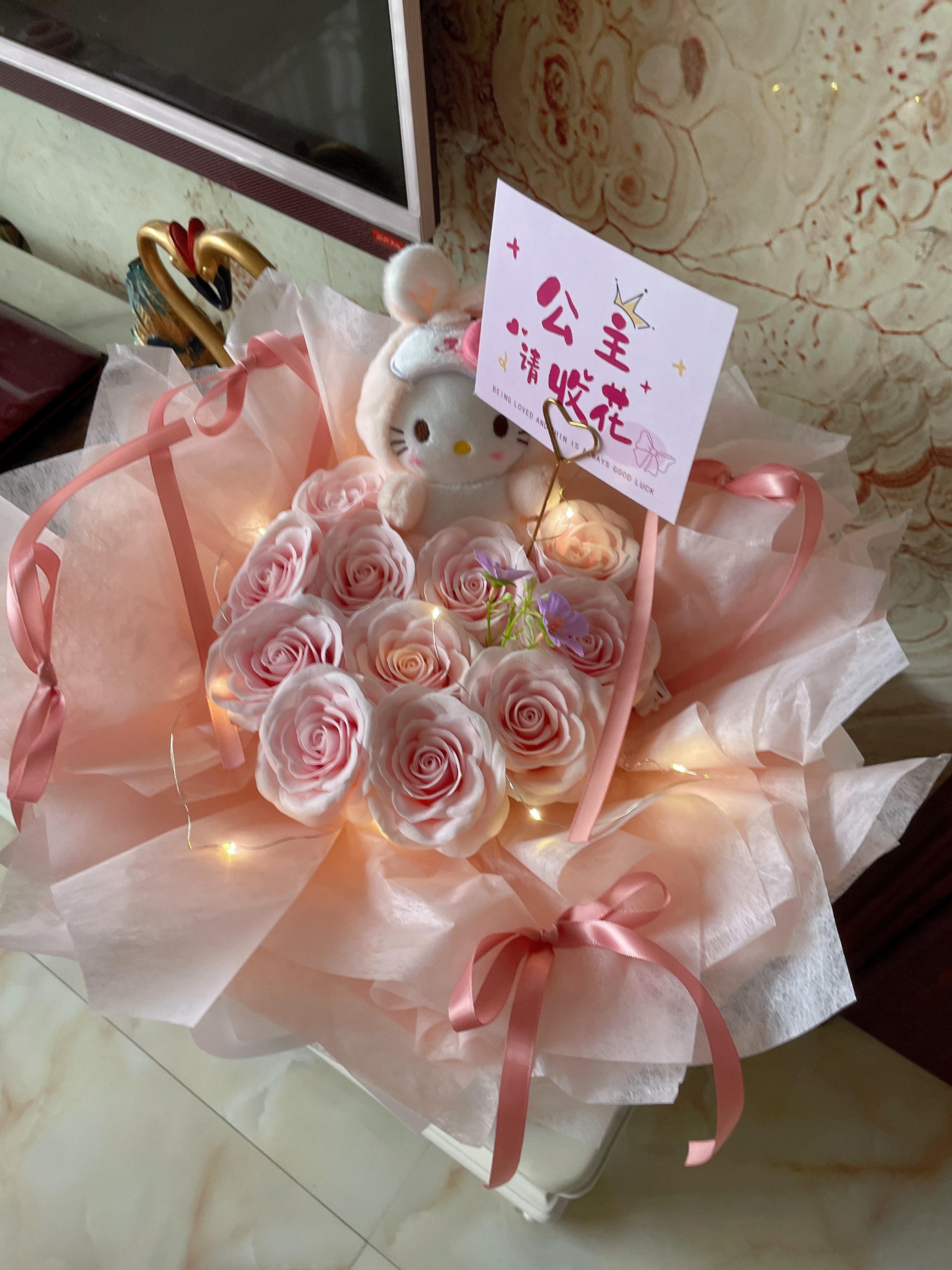 京东鲜花凯蒂猫玩偶花束高级感永生玫瑰花毕业生日礼物女士送女友闺蜜儿童 实拍图