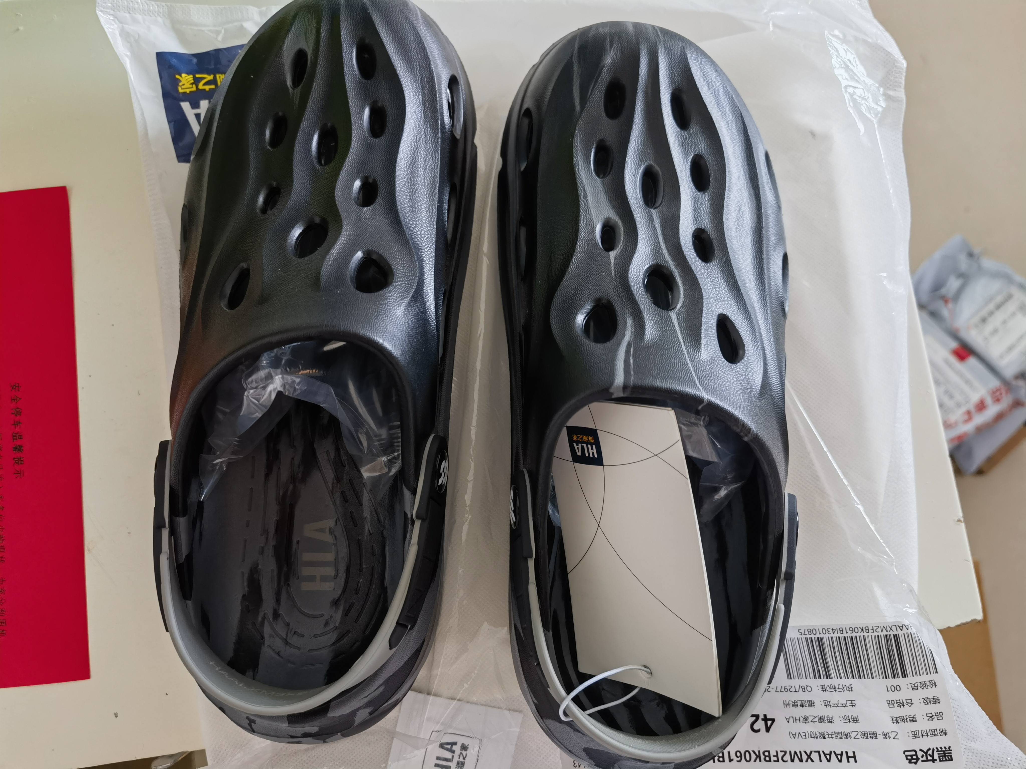 海澜之家HLA凉鞋男士户外洞洞鞋沙滩拖鞋K047/K061 黑灰色42/43(双码) 实拍图