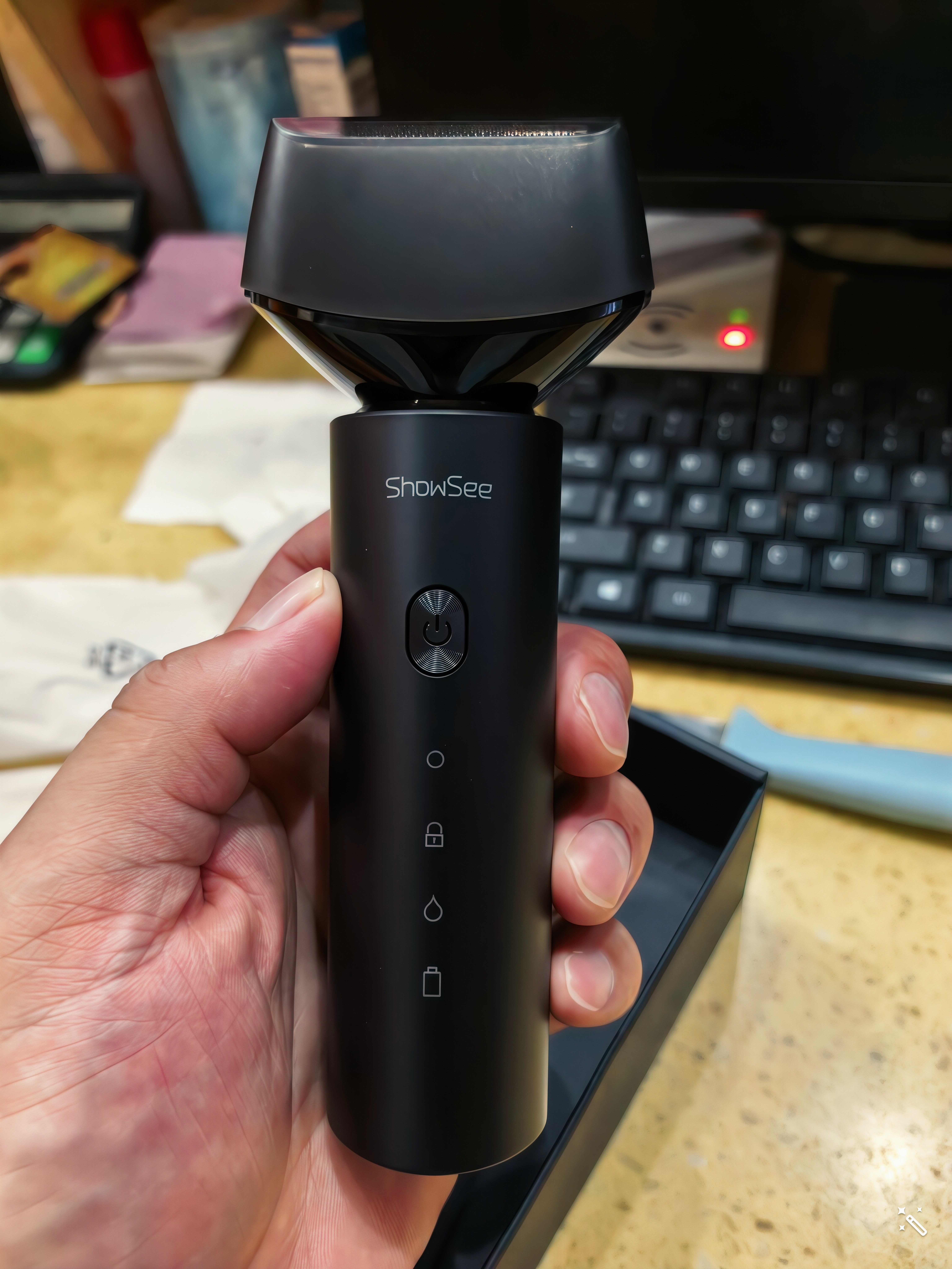 小适（showsee）电动往复式三刀头【性价比TOP】剃须刀净剃快速全身水洗便携刮胡刀送男友老公生日礼物 F601-BK 实拍图
