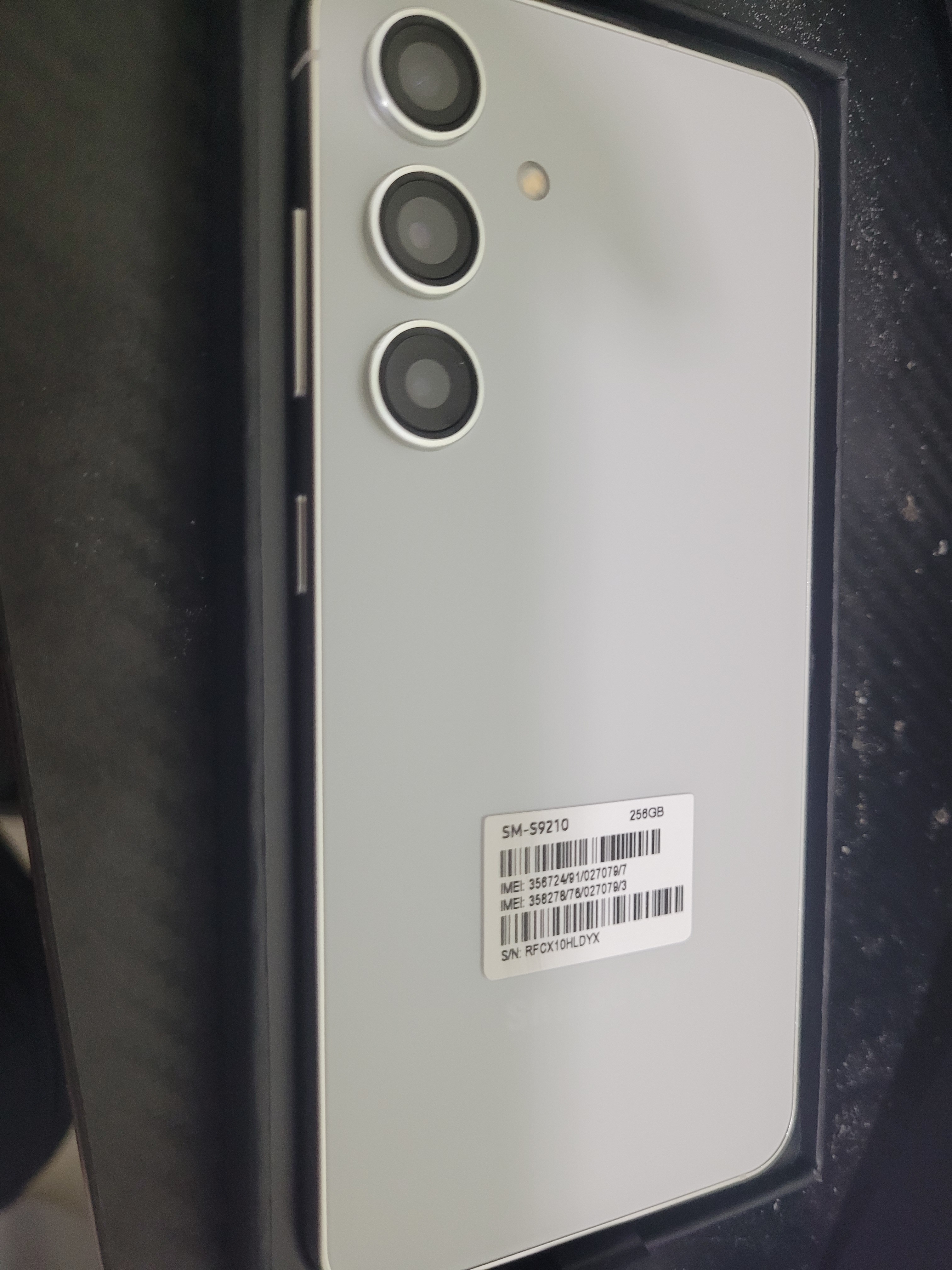 三星（SAMSUNG）Galaxy S24+ 年度旗舰AI手机 S24系列小屏直屏S24plus大屏 美颜拍照 金属边框 实时翻译 S24 雅岩灰（6.2英寸） 12+256G 国版双卡 标配【赠送充 实拍图