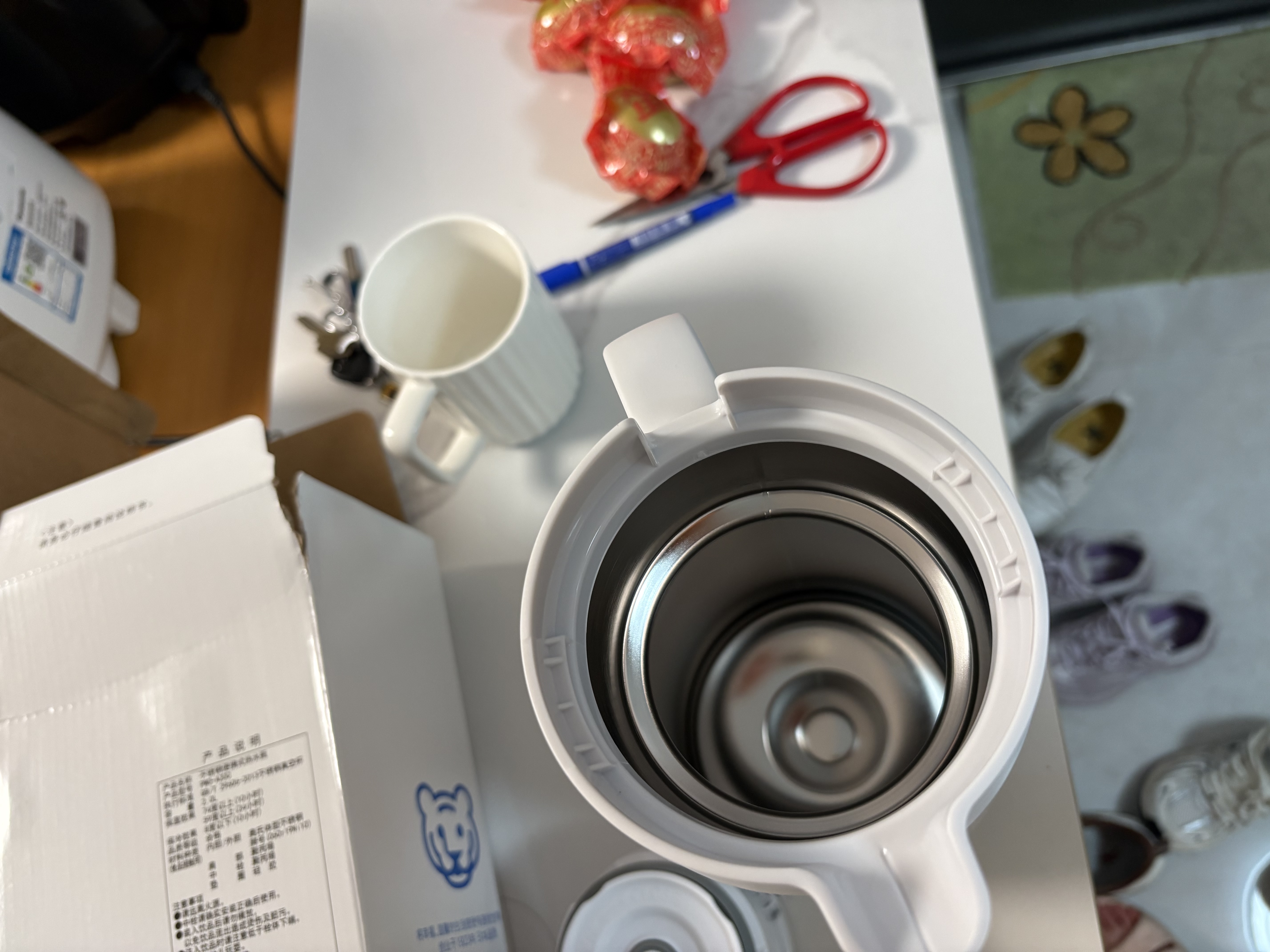 虎牌（TIGER）保温壶大容量不锈钢家用真空保温暖水瓶PWO-A20C-W白色2L 实拍图