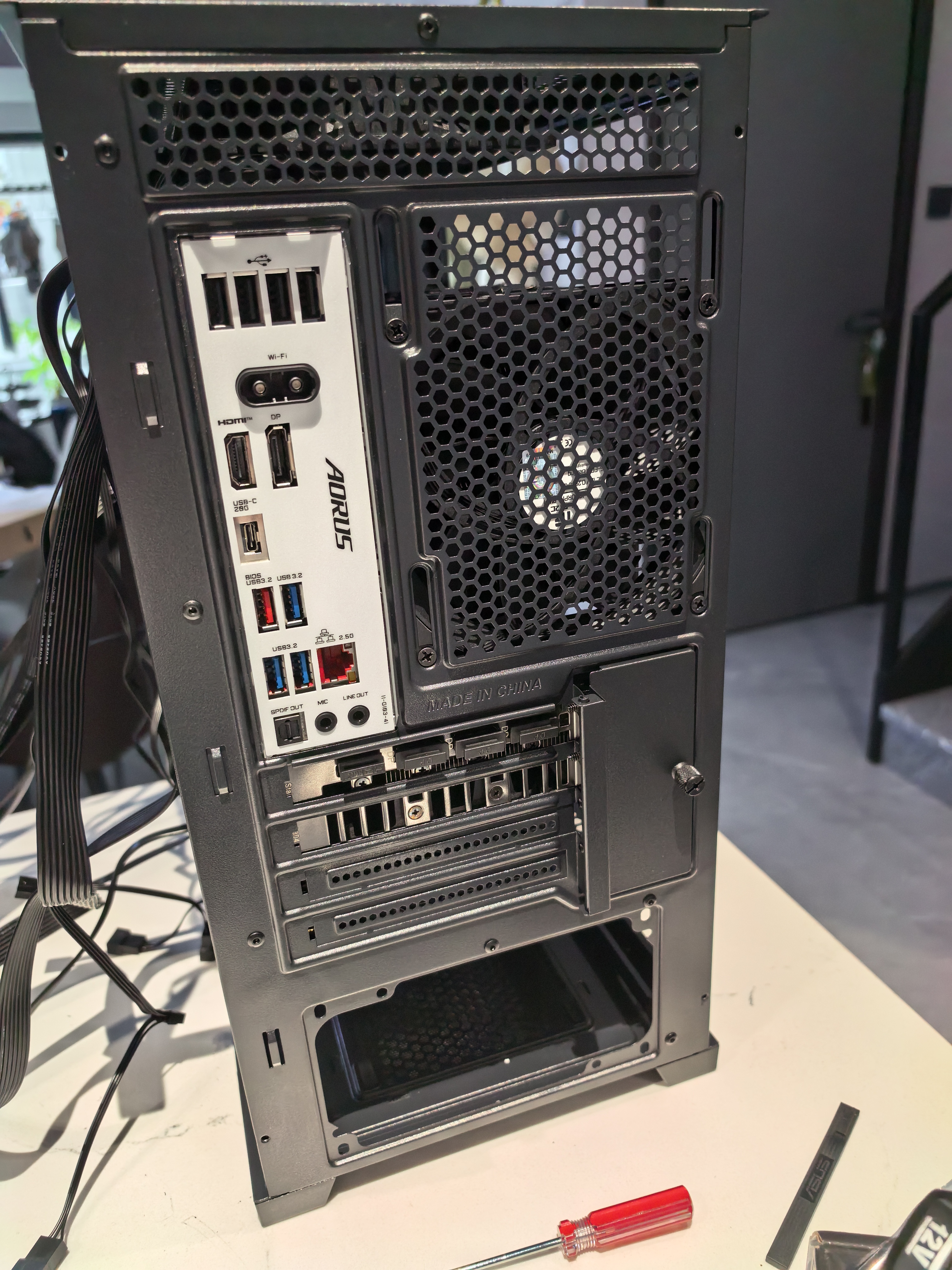 先马（SAMA）平头哥M2 MESH V2黑色 matx散热电脑主机箱 大面积网格/240/280水冷/8风扇位/USB3.0/Type-C预留孔 实拍图