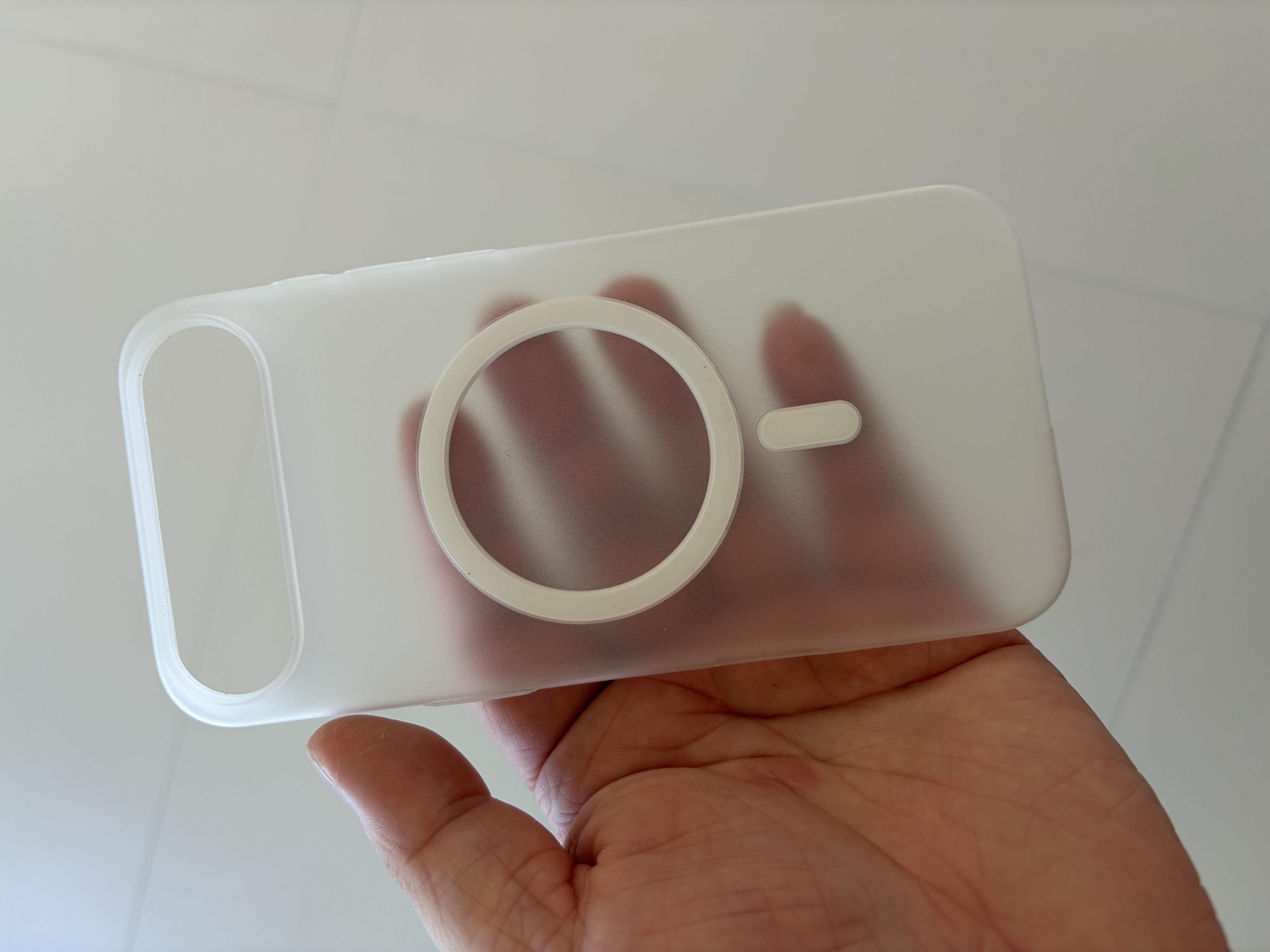 Snowkids适用iPhone Air磁吸手机壳 17超薄磨砂半透明防滑防摔防指纹 全包大孔 软壳时尚简约保护壳套 透白 实拍图