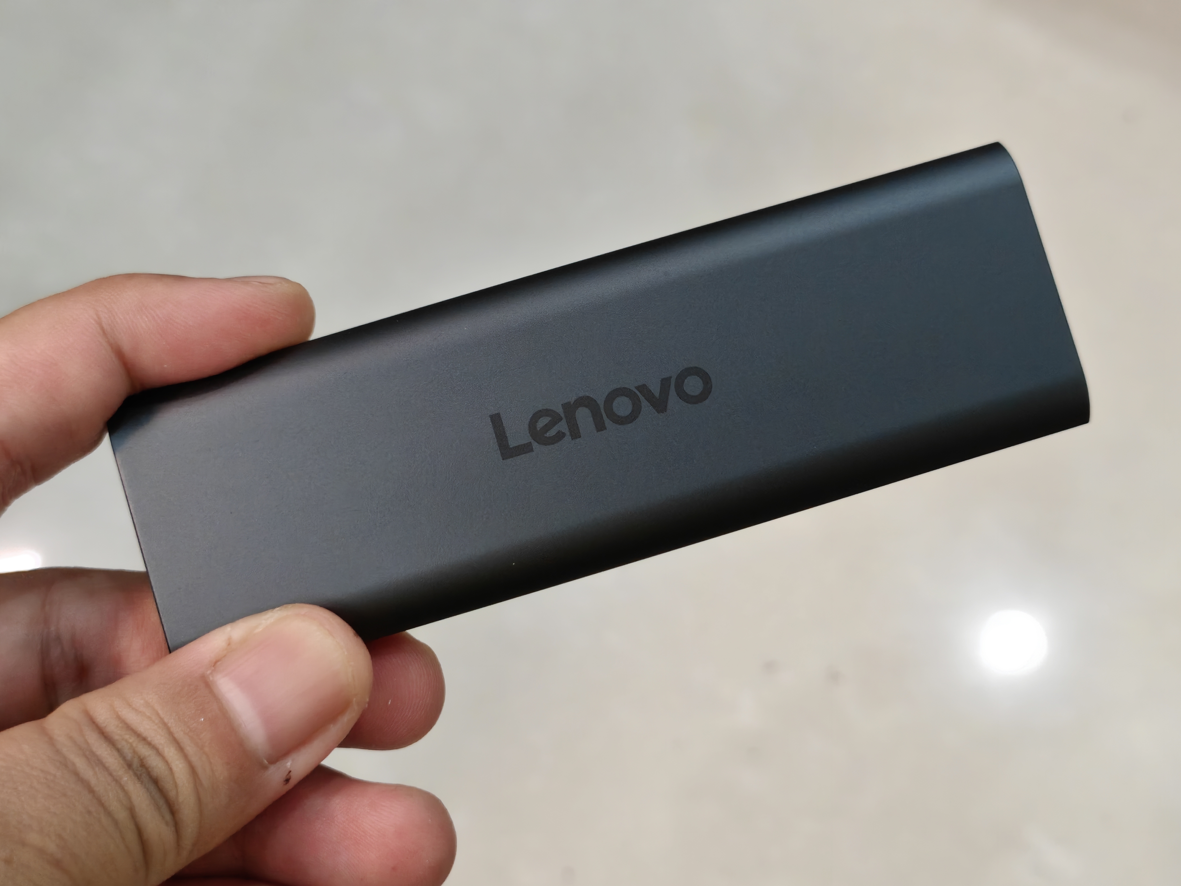 联想（Lenovo）M.2 NVMe固态硬盘盒 Type-C3.2移动硬盘盒 适用笔记本电脑手机外接SSD硬盘盒 铝合金散热 实拍图