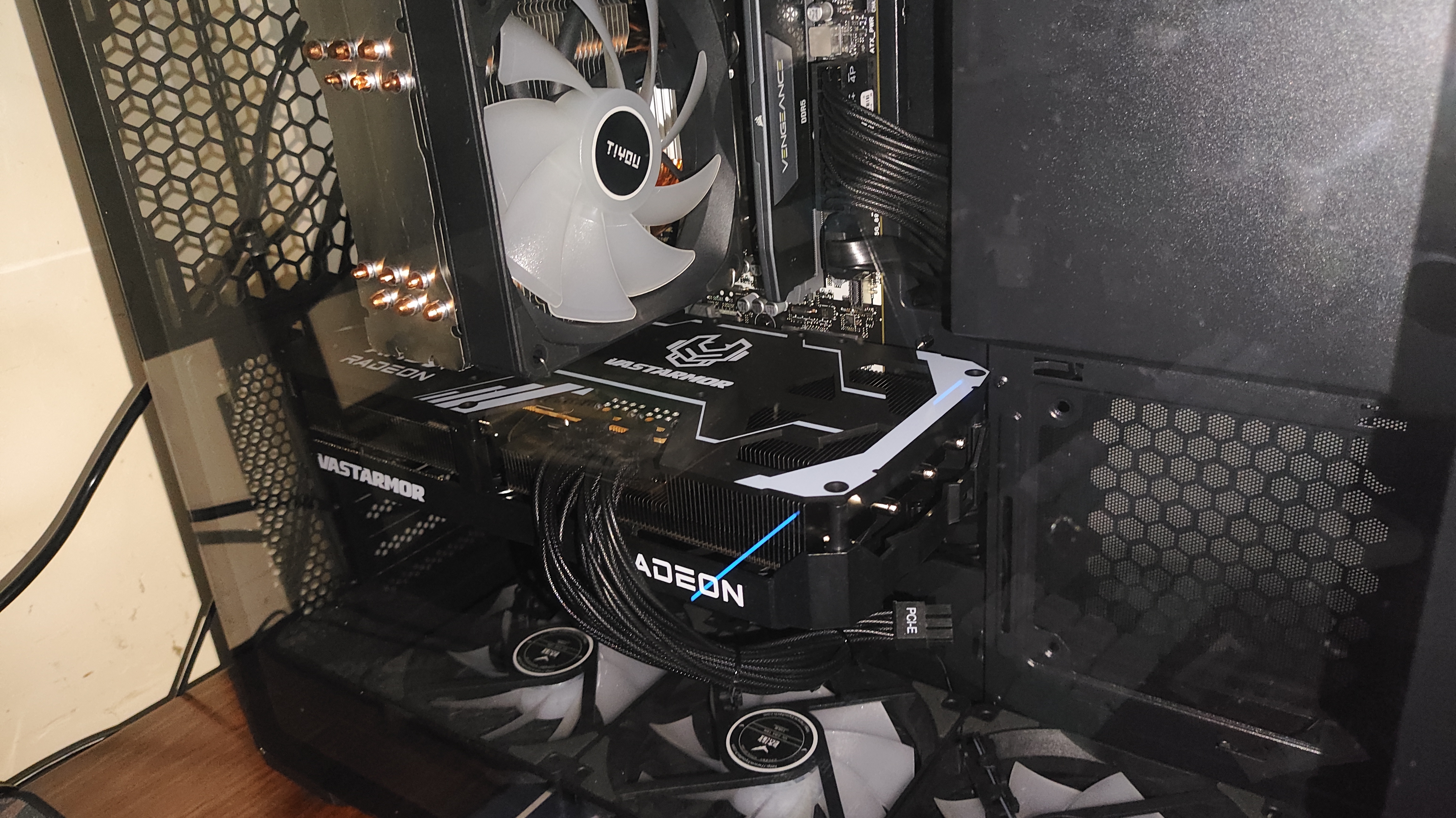 AMD 锐龙R5 7500F/RTX5060Ti/RX9060XT 组装电脑主机 黑神话悟空电竞游戏电脑主机台式整机diy组装机 配置八 R5 7500F+RX 9070 GRE 实拍图