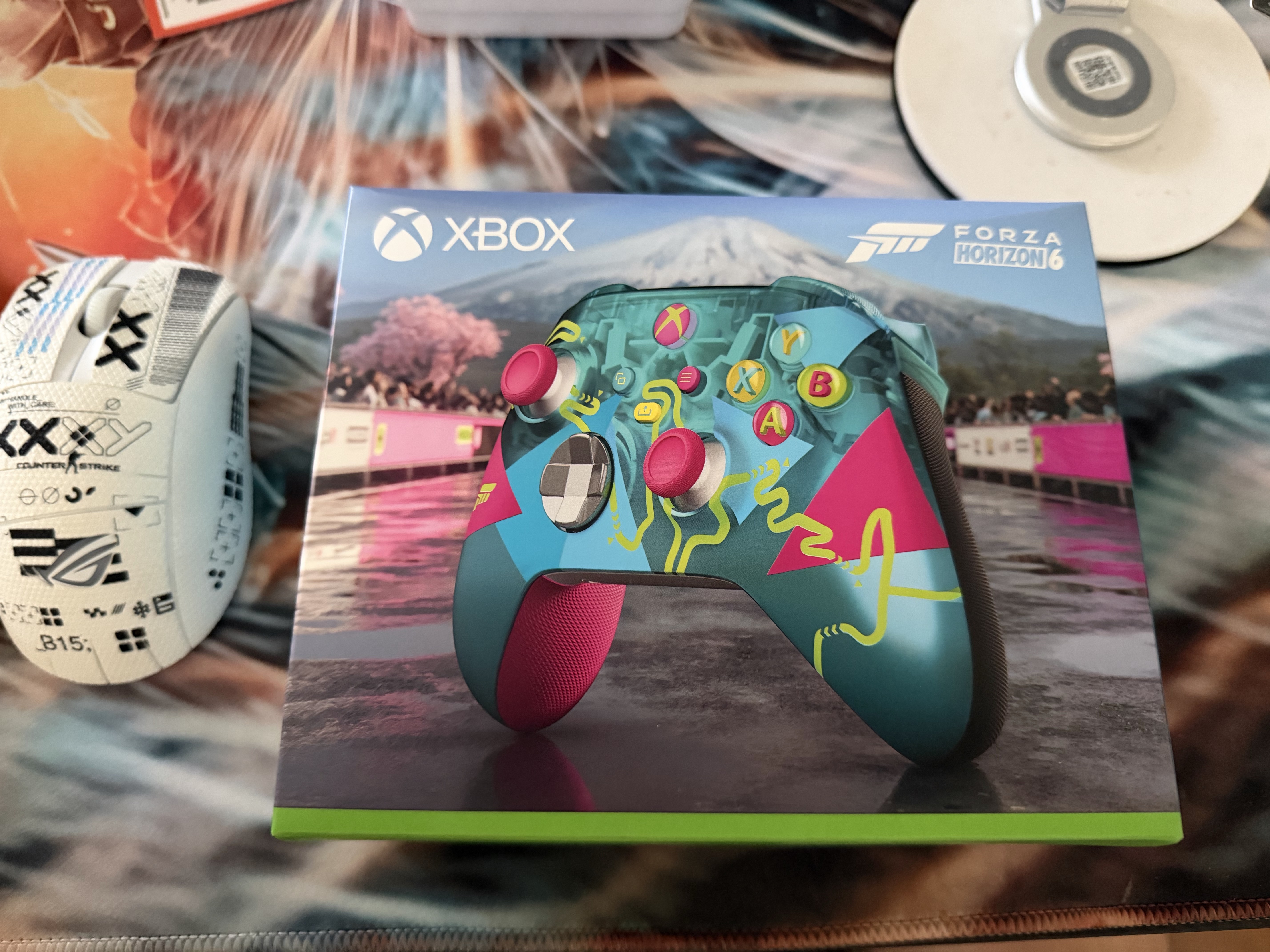 微软（Microsoft）XBOX 无线控制器–《极限竞速：地平线6》限定版  蓝牙适配XBOX/PC/平板/手机 Steam促销 实拍图