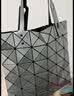 三宅一生（ISSEY MIYAKE）LUCENT 女包 经典六格单肩手提电脑包大容量包包 送女友双11送礼 金属灰 AG053 91 实拍图