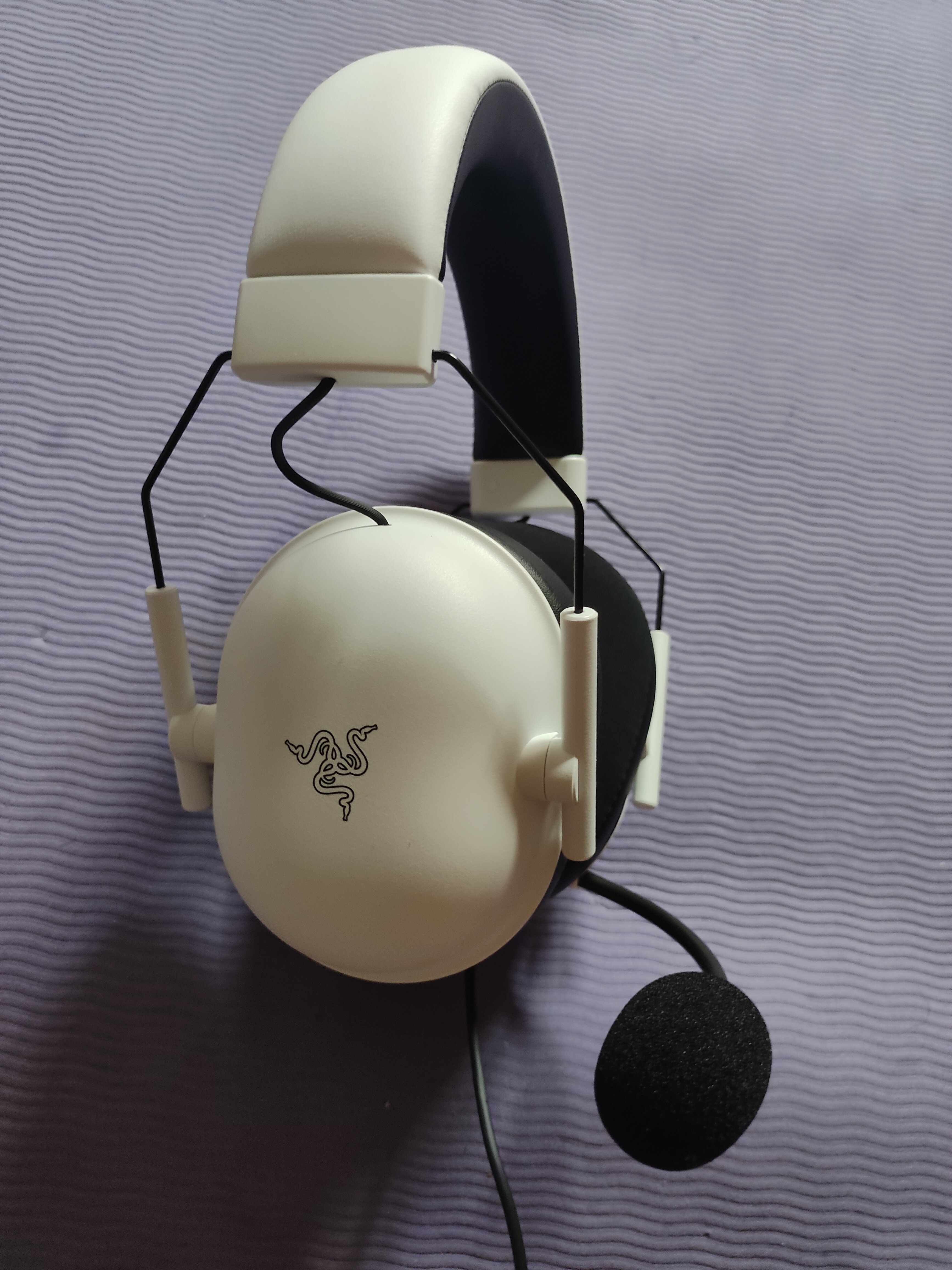 雷蛇（Razer）旋风黑鲨V2 X 有线头戴式电竞游戏耳机耳麦 被动降噪 吃鸡神器 白色 适配三角洲行动 实拍图
