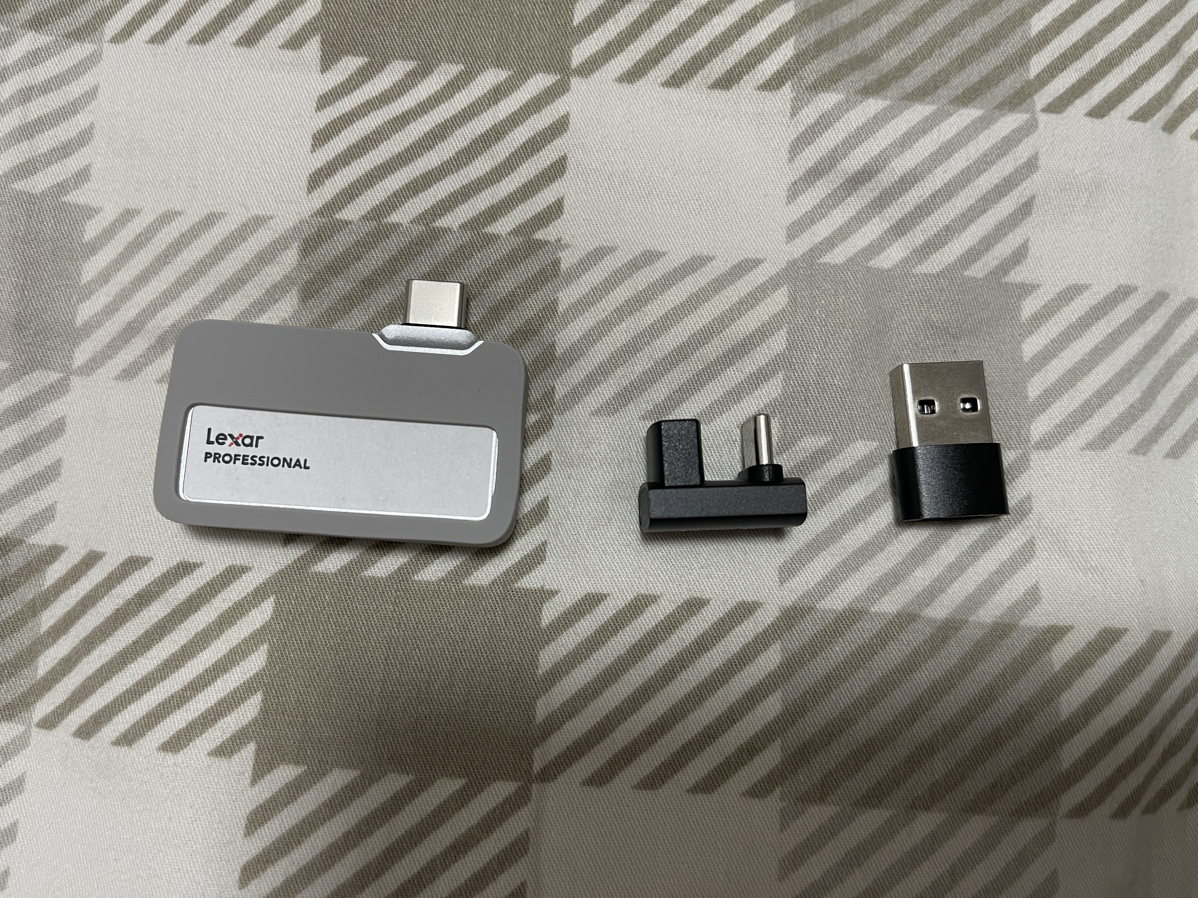 雷克沙（Lexar）移动固态硬盘苹果手机外接硬盘iphone高速便携PSSD SL400银色|无线直插 进阶摄影1050MB/s 1TB 实拍图