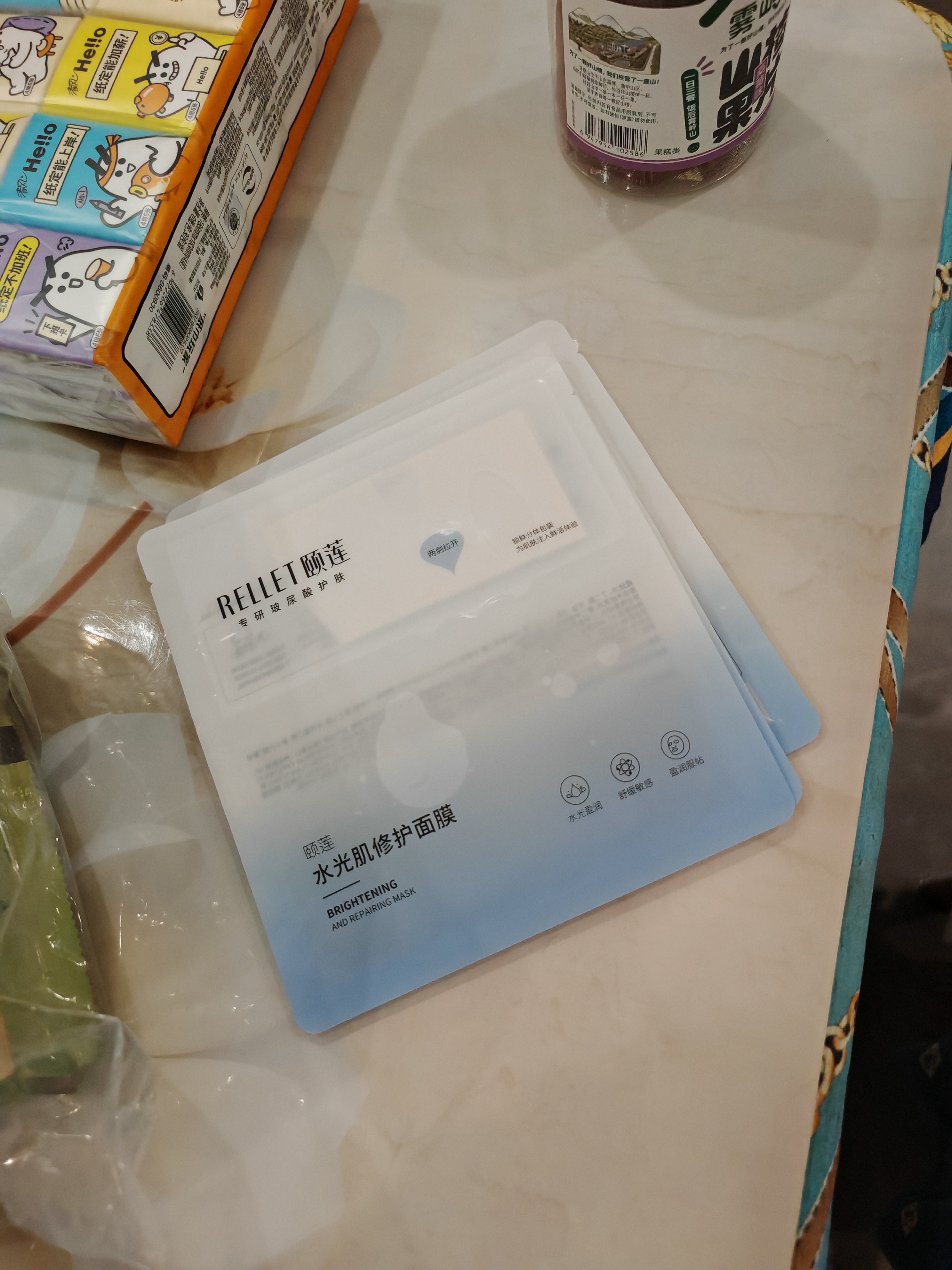 颐莲（RELLET）水光肌修护面膜28g*3（三片装） 实拍图