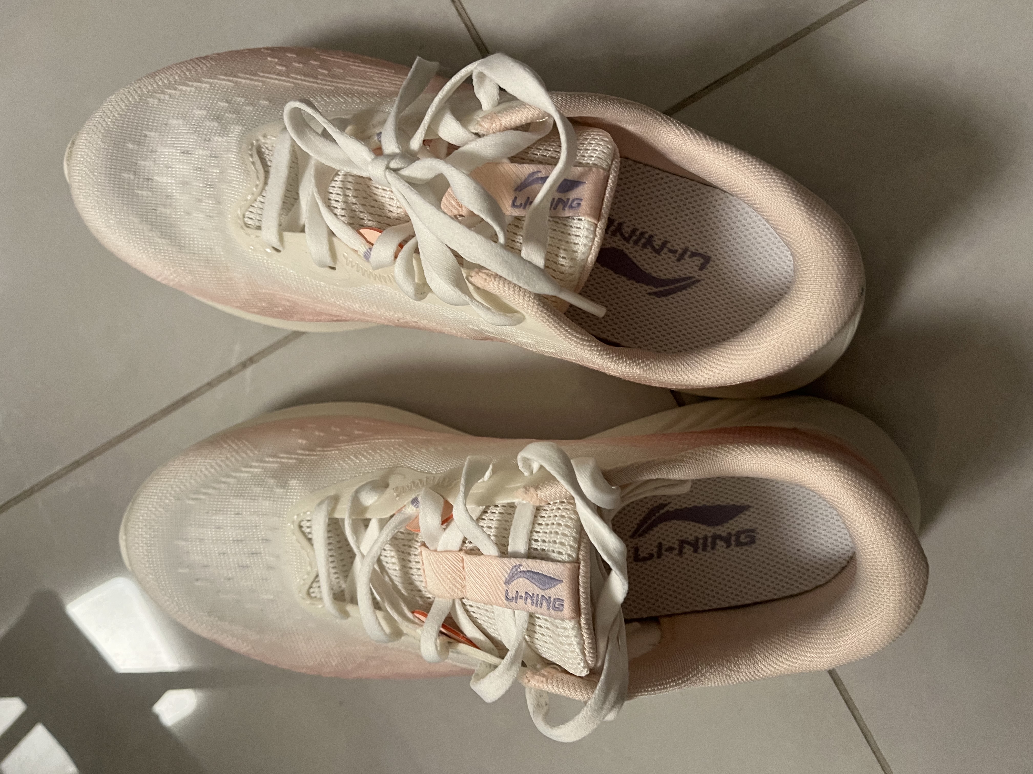 李宁（LI-NING）轻逸透气耐磨跑步鞋女鞋潮流休闲慢跑鞋低帮运动鞋舒适运动鞋子女 实拍图