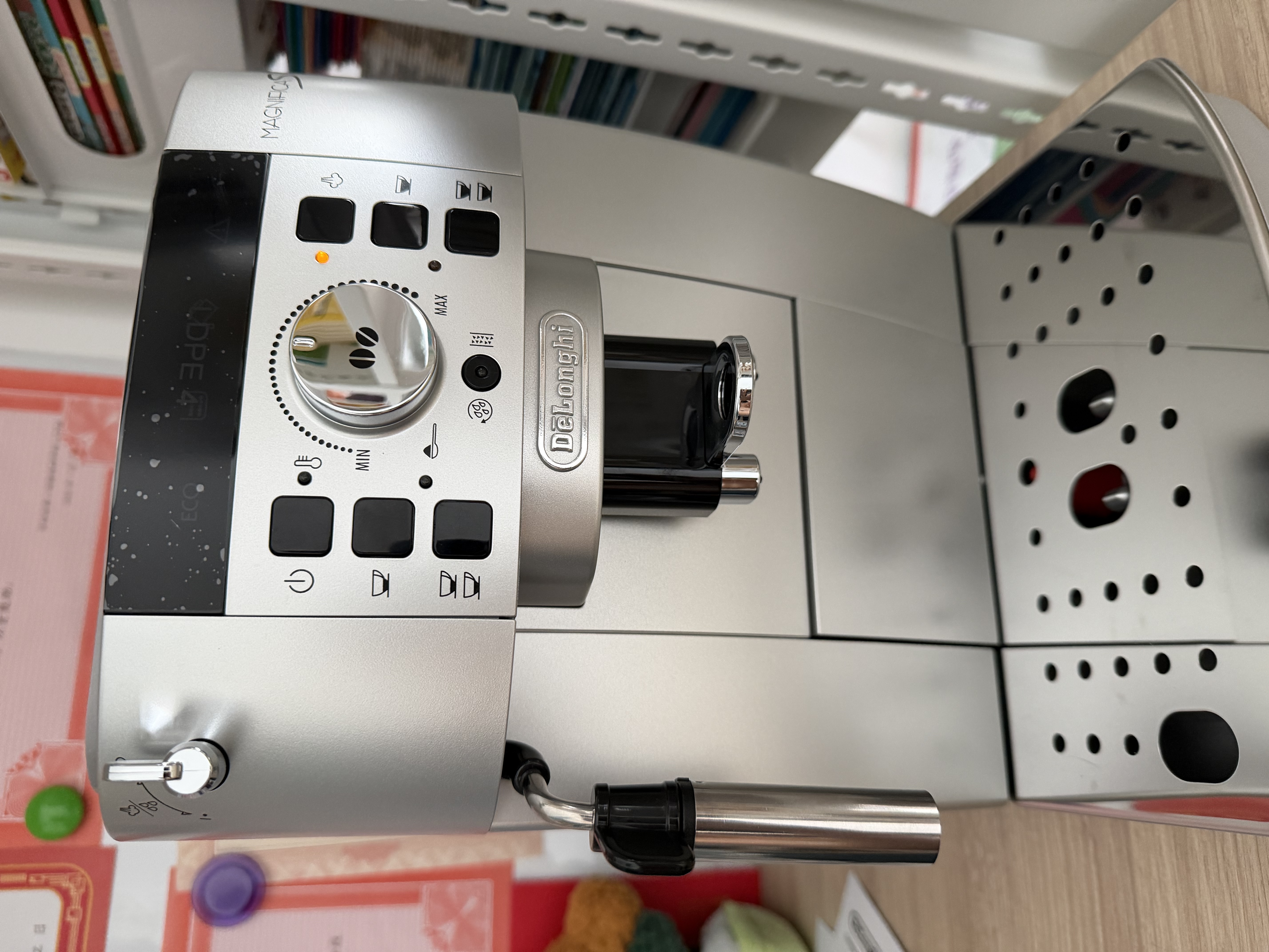 德龙（Delonghi） 意式咖啡机家用全自动研磨一体萃取一键式美式咖啡奶泡机现磨自动清洗洗豆/粉双用ECAM22.110 22.110【银色】 实拍图