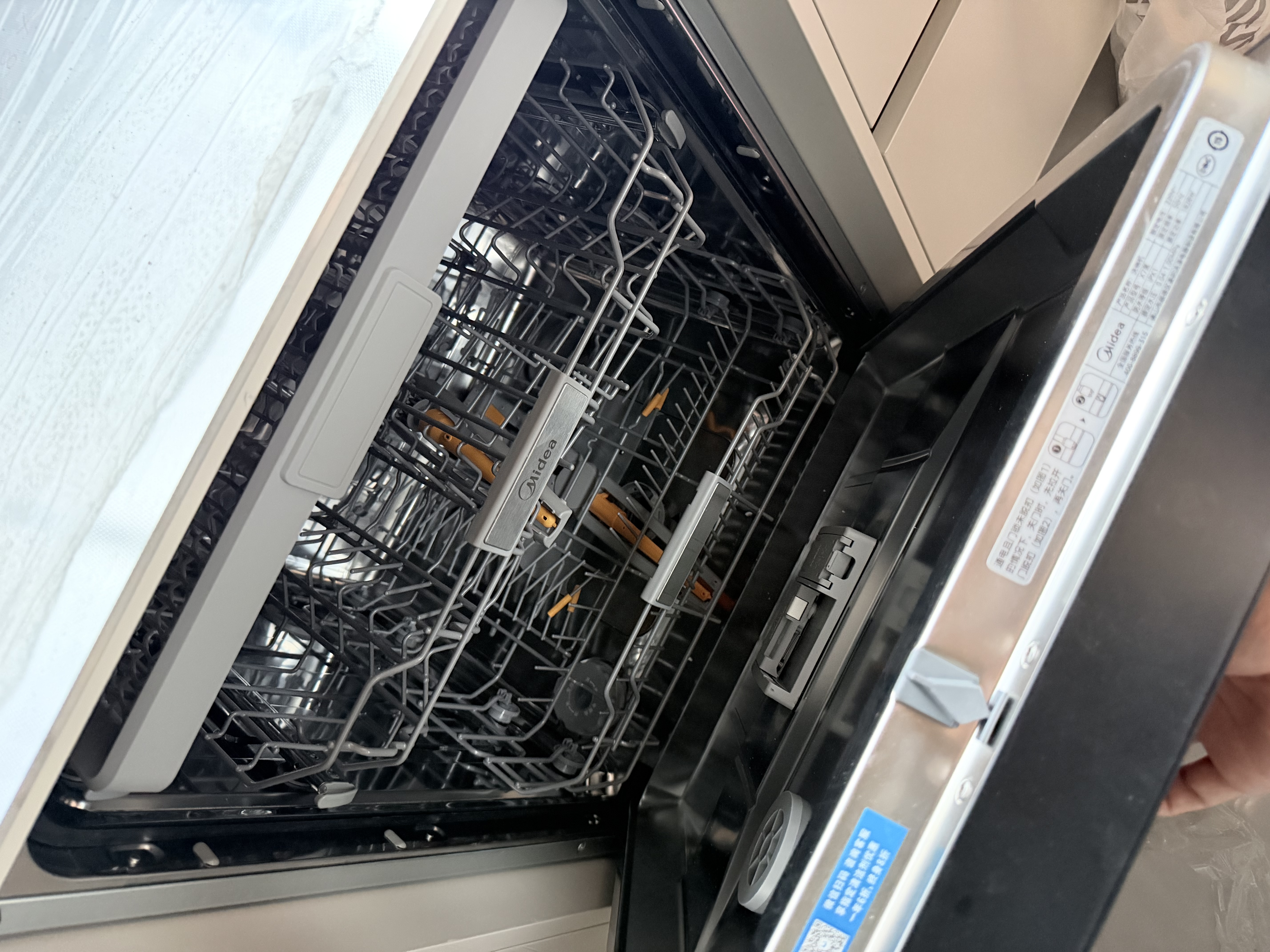 美的（Midea）【小西梅X7黑】新一级水效 洗碗机嵌入式150升以上 万向喷臂 105℃热风烘干 晶焰速干 实拍图