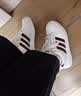 adidas NY 90 STRIPES经典运动板鞋男女阿迪达斯三叶草   汉玉白/红色/金色   42 实拍图