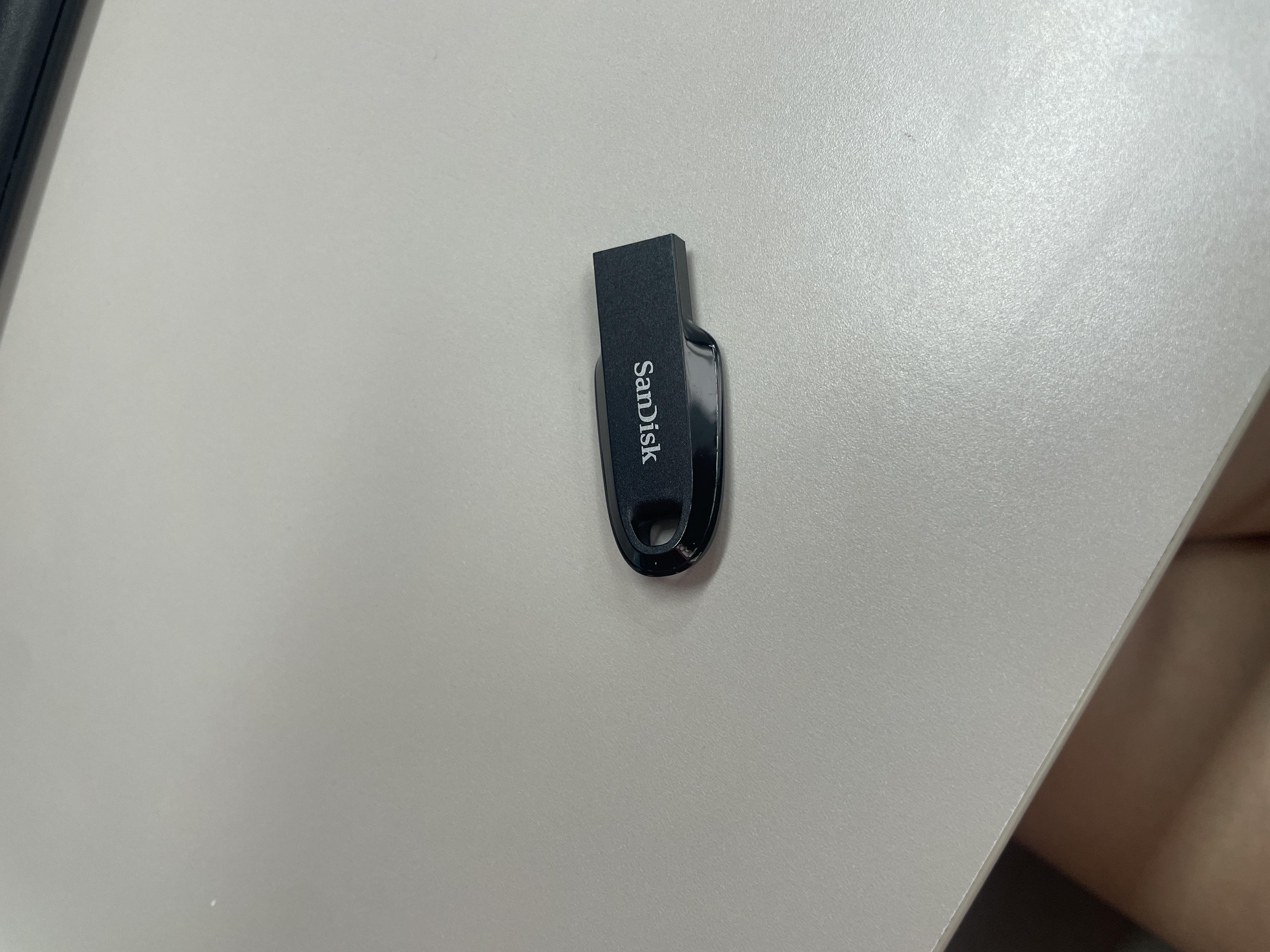 闪迪（SanDisk）64GB USB3.2 U盘 CZ550黑色 读速100MB/s 安全加密 数据恢复 学习办公电脑车载 高速大容量优盘 实拍图