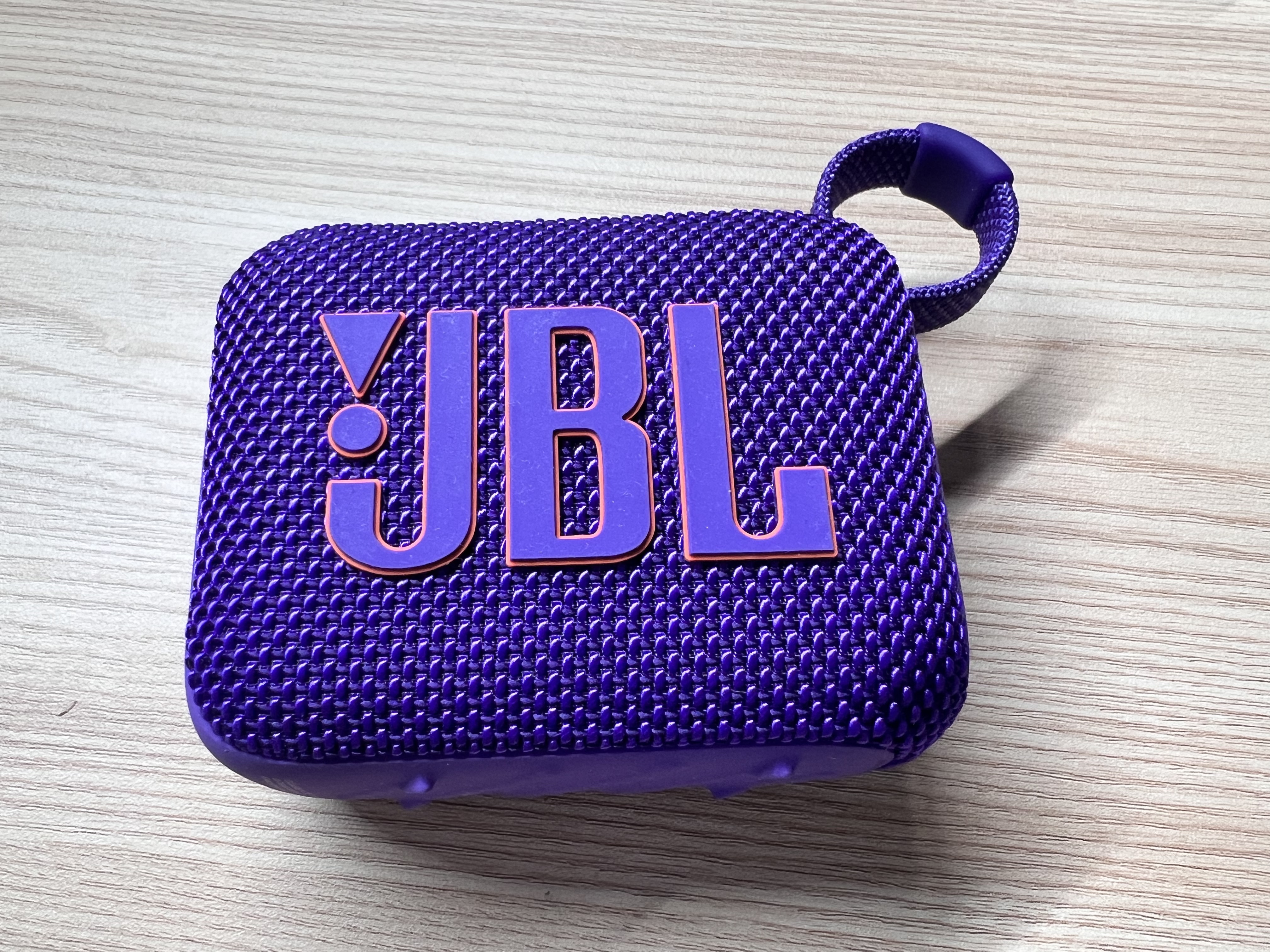 JBL GO4 音乐金砖四代 便携式蓝牙音箱 低音炮 户外音箱 迷你小音响 极速充电长续航 防水防尘 紫色 实拍图