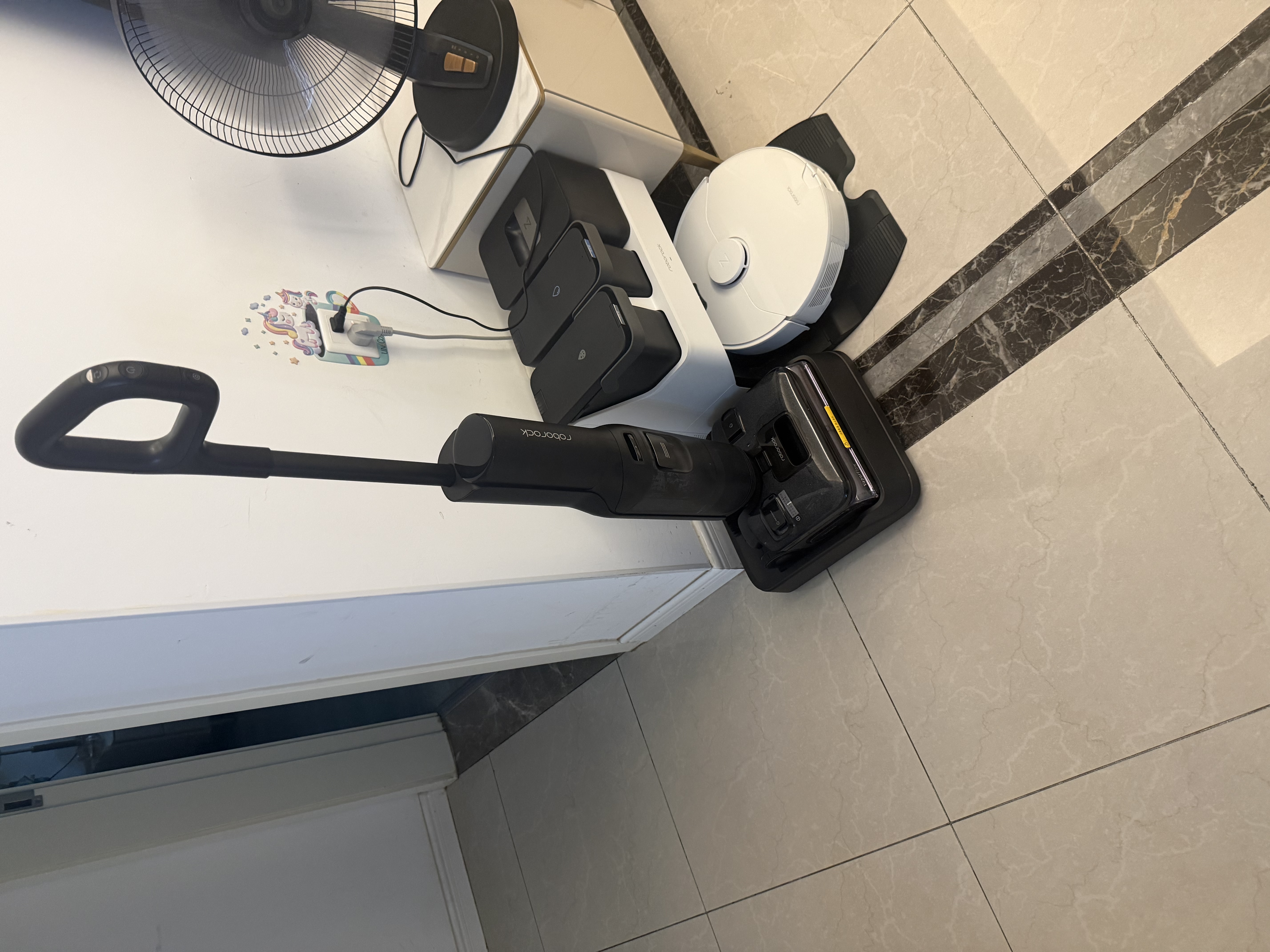 石头（roborock）A30 Pro系列【二手石头官翻】洗地机95°C自清洁烘干洗地长续航0缠毛泡沫洗平躺洗拖一体吸尘器 A30ProSteam智享版 【B2-95新】 实拍图