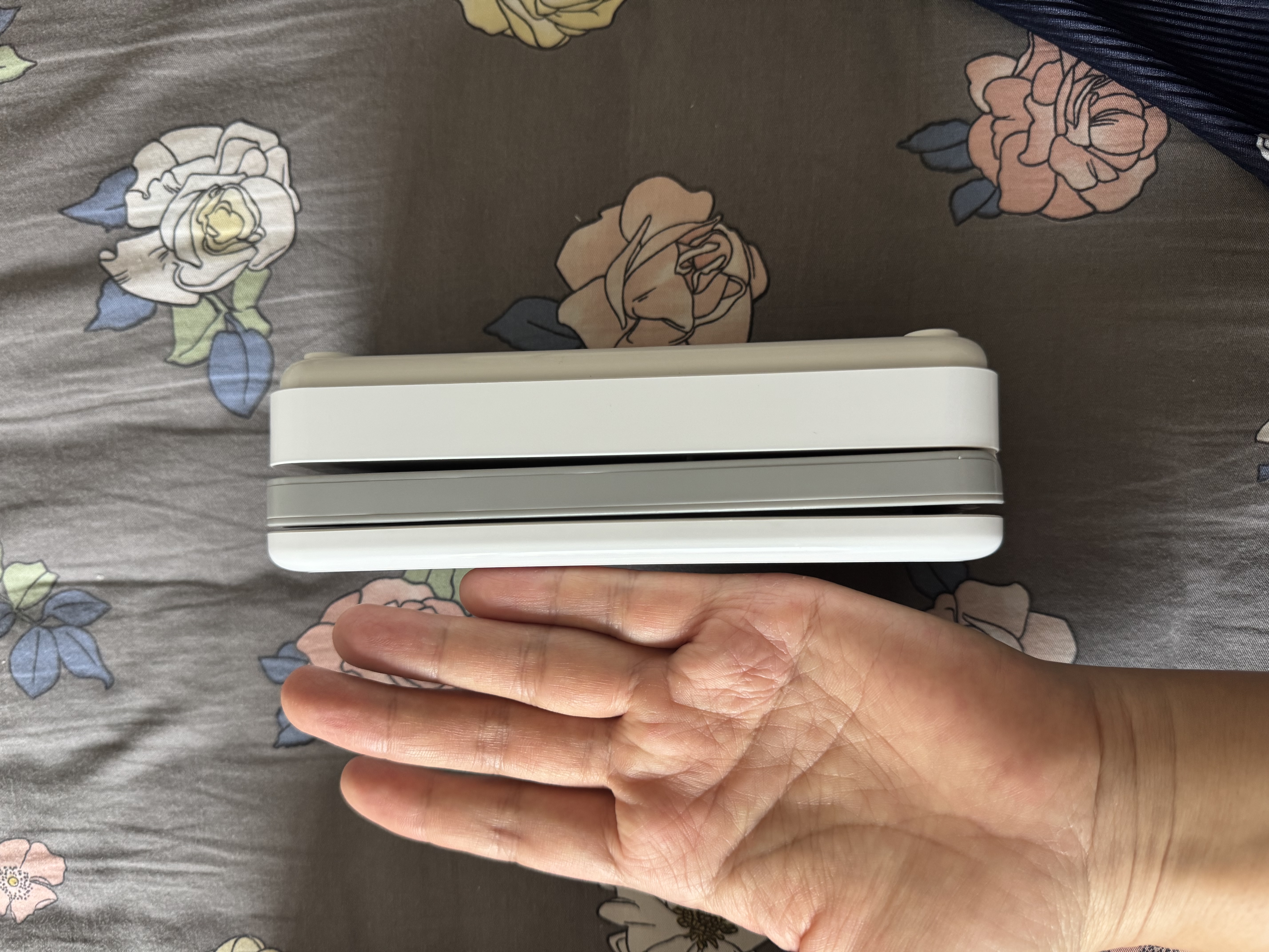 公牛（BULL）Mini便携折叠学习台灯ML-F600A-CD无极调光充插两用家用6000mAh款 实拍图