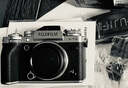 富士（FUJIFILM）X-T5/XT5 微单相机 单机身 4020万像素 7.0档五轴防抖 6K30P 经典机械拨盘 银色 实拍图