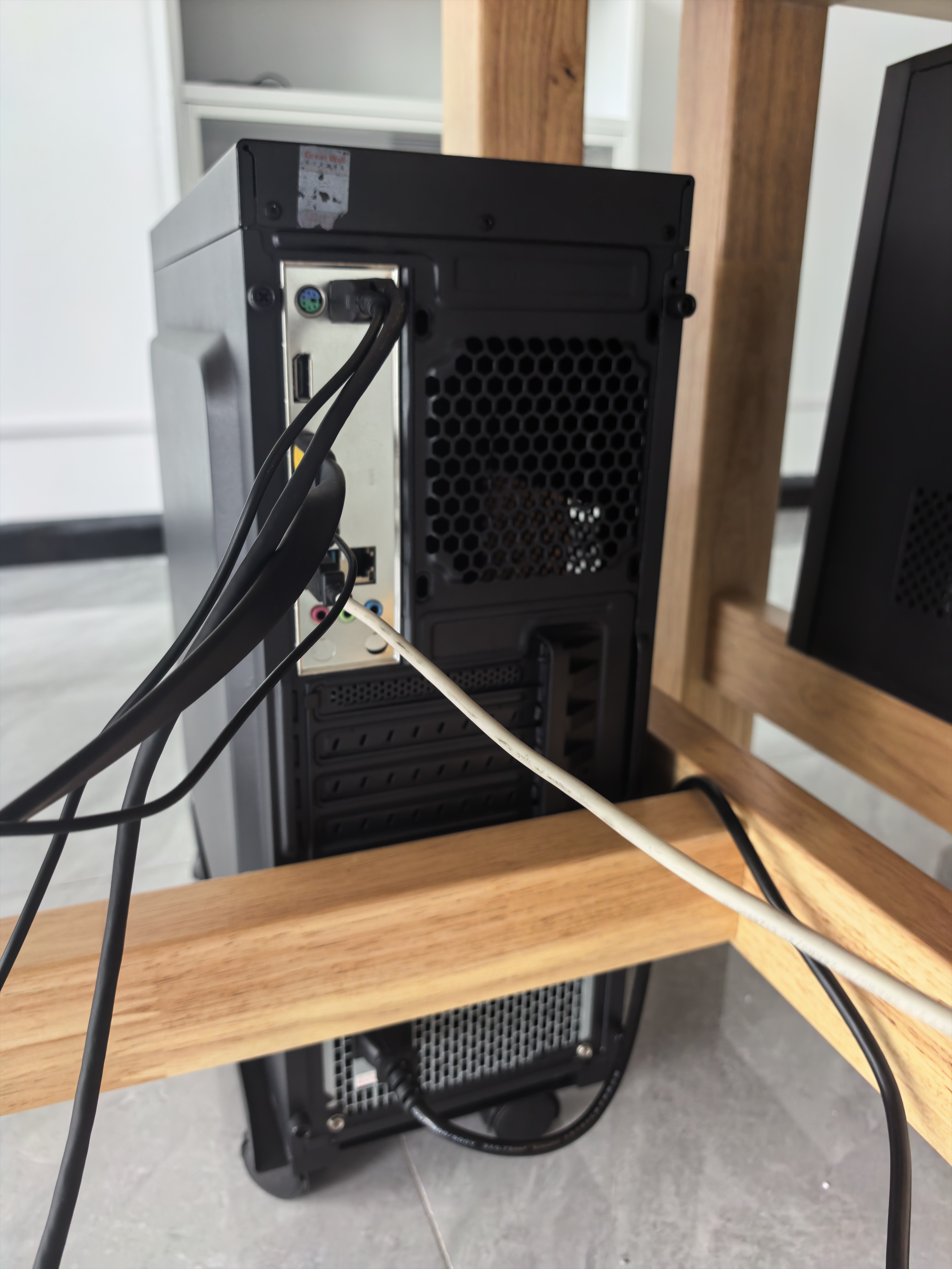 航嘉（Huntkey）JUMPER300S 额定300W 电脑电源（单管正激/宽幅电压/背部走线/高性价比） 实拍图