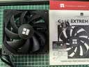 利民（thermalright）TL-C12C EXTREM 黑色12cm机箱风压扇 双滚珠轴承 4PIN串接PWM接头 1850转速 实拍图