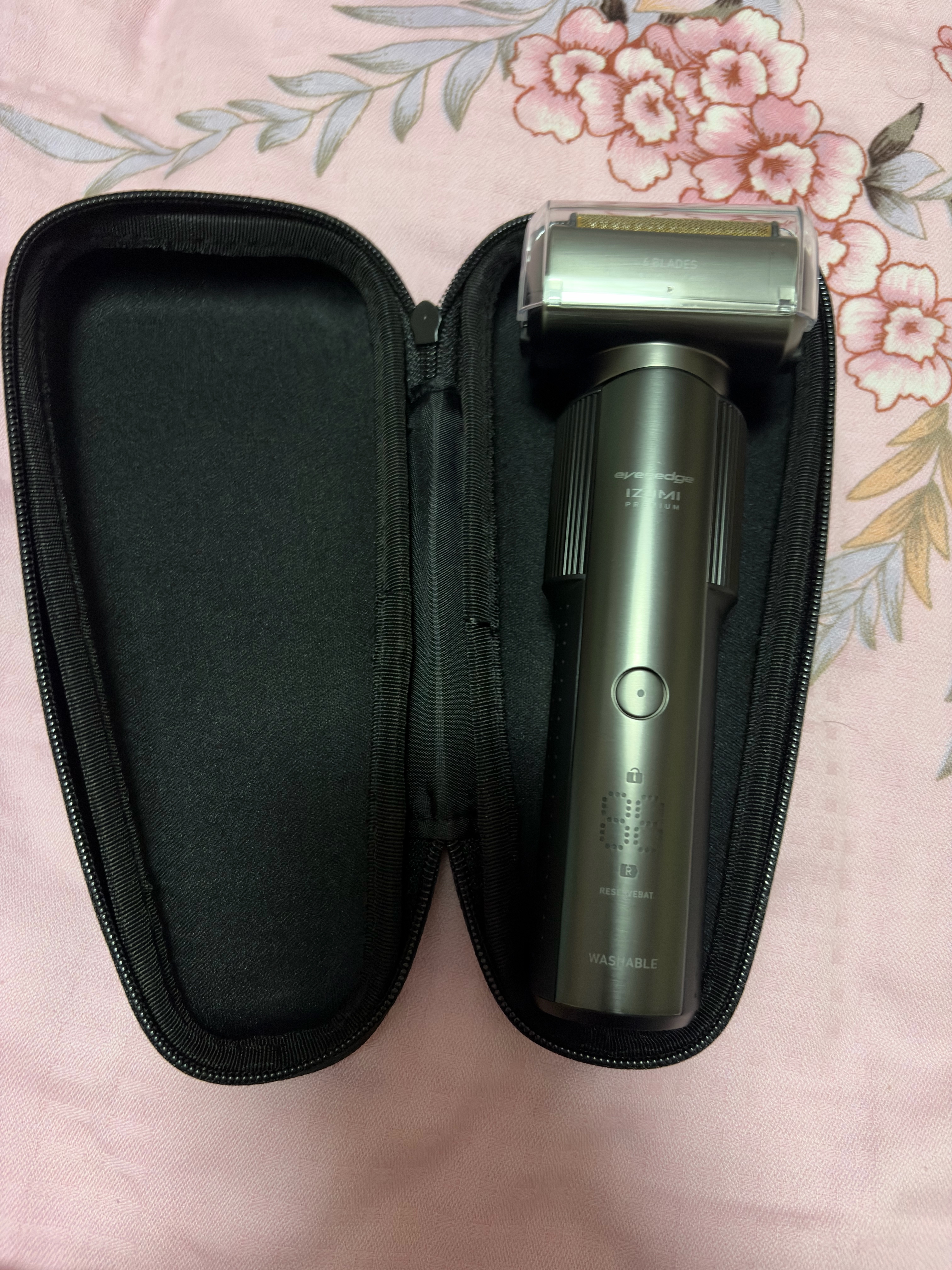 IZUMI泉精器 AI智能电动剃须刀 日本原装进口6刀头E863W 钛金涂层 带鬓角修剪 送男友送老公送父亲 实拍图