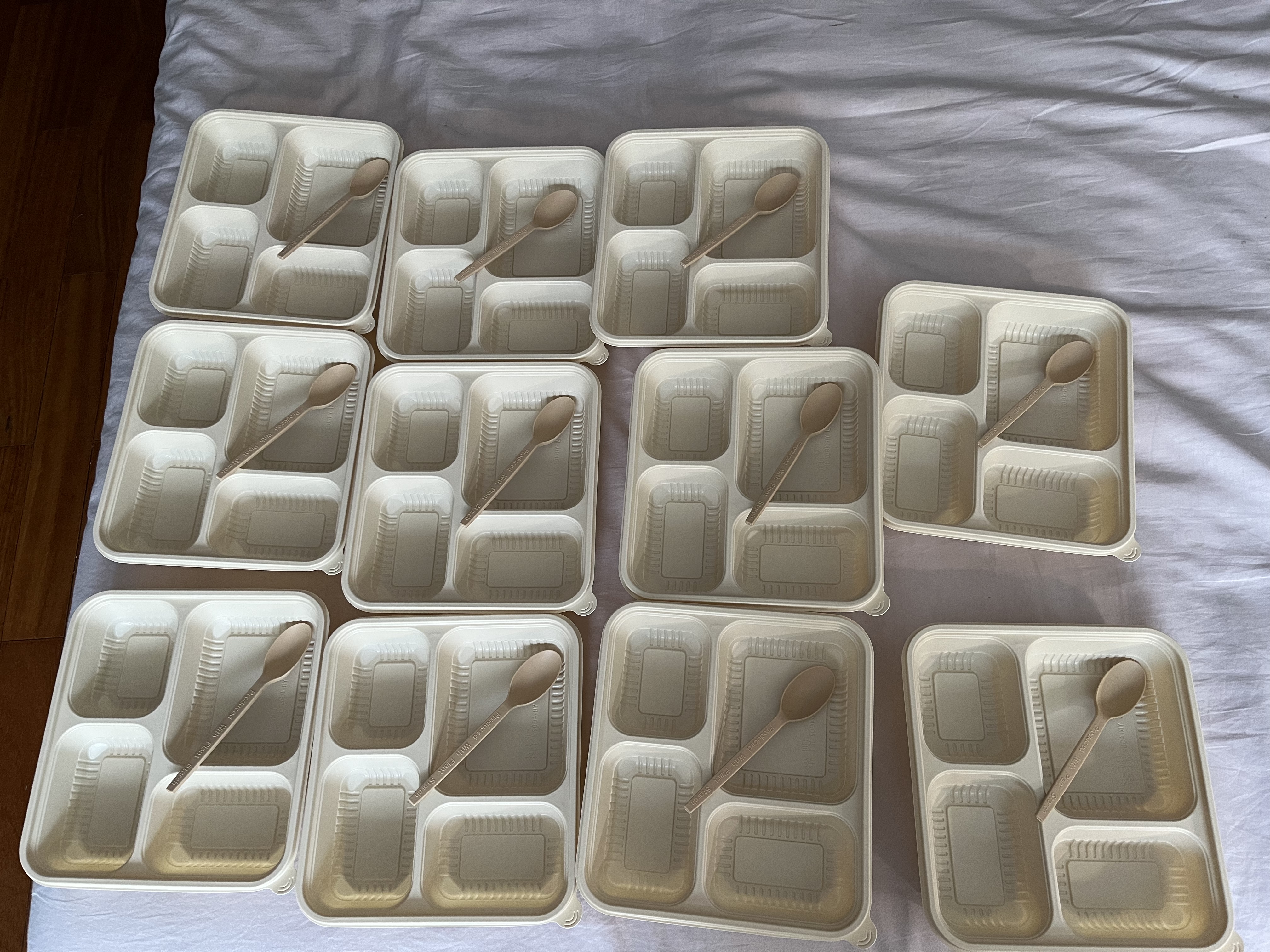 拜杰玉米淀粉一次性饭盒可降解微波餐盒带盖打包快餐便当盒4格*50套 实拍图