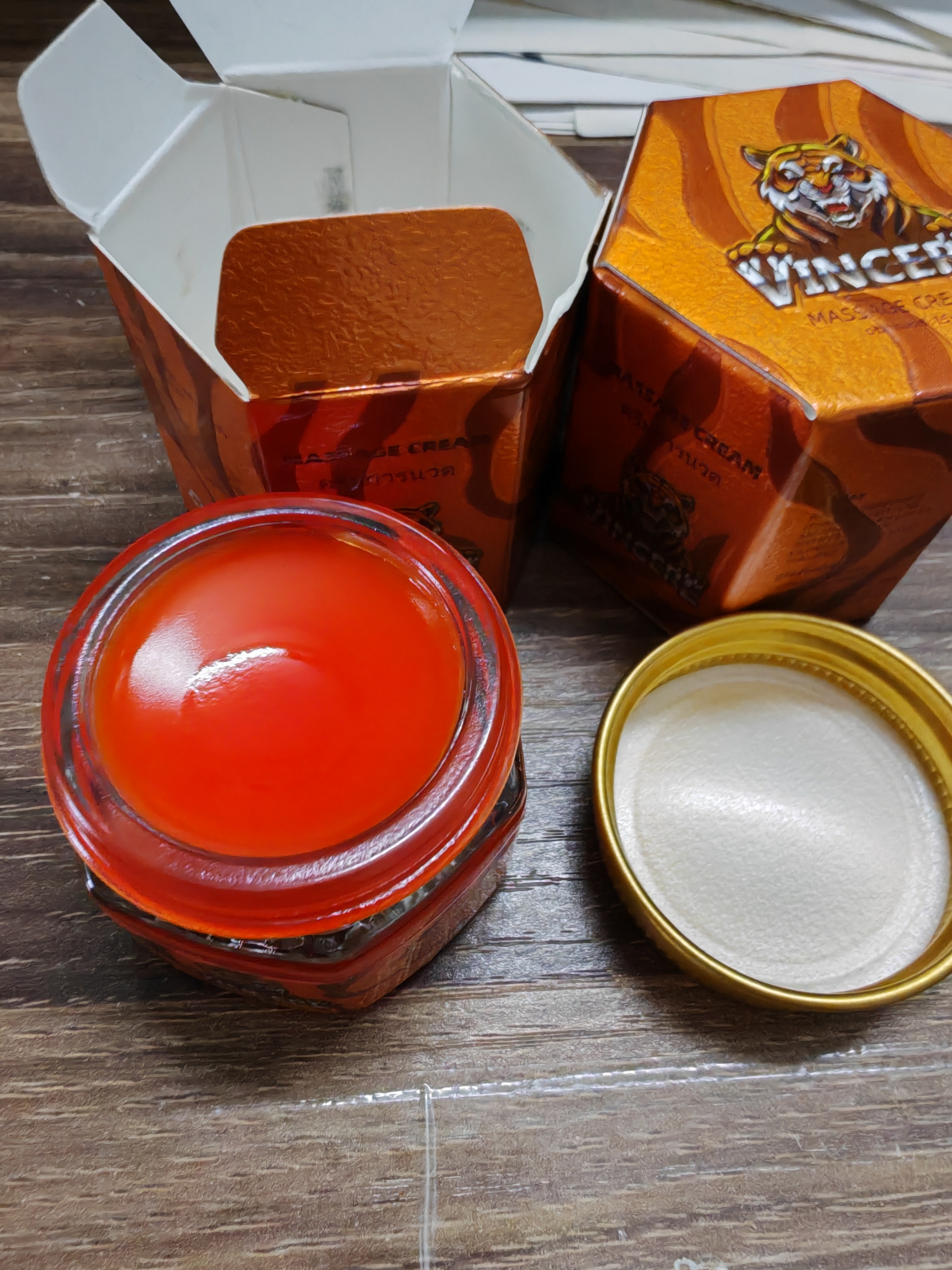 VINCERE泰国进口金老虎膏运动乳膏肩颈腰椎放松清凉按摩膏舒缓便携15g*2 实拍图