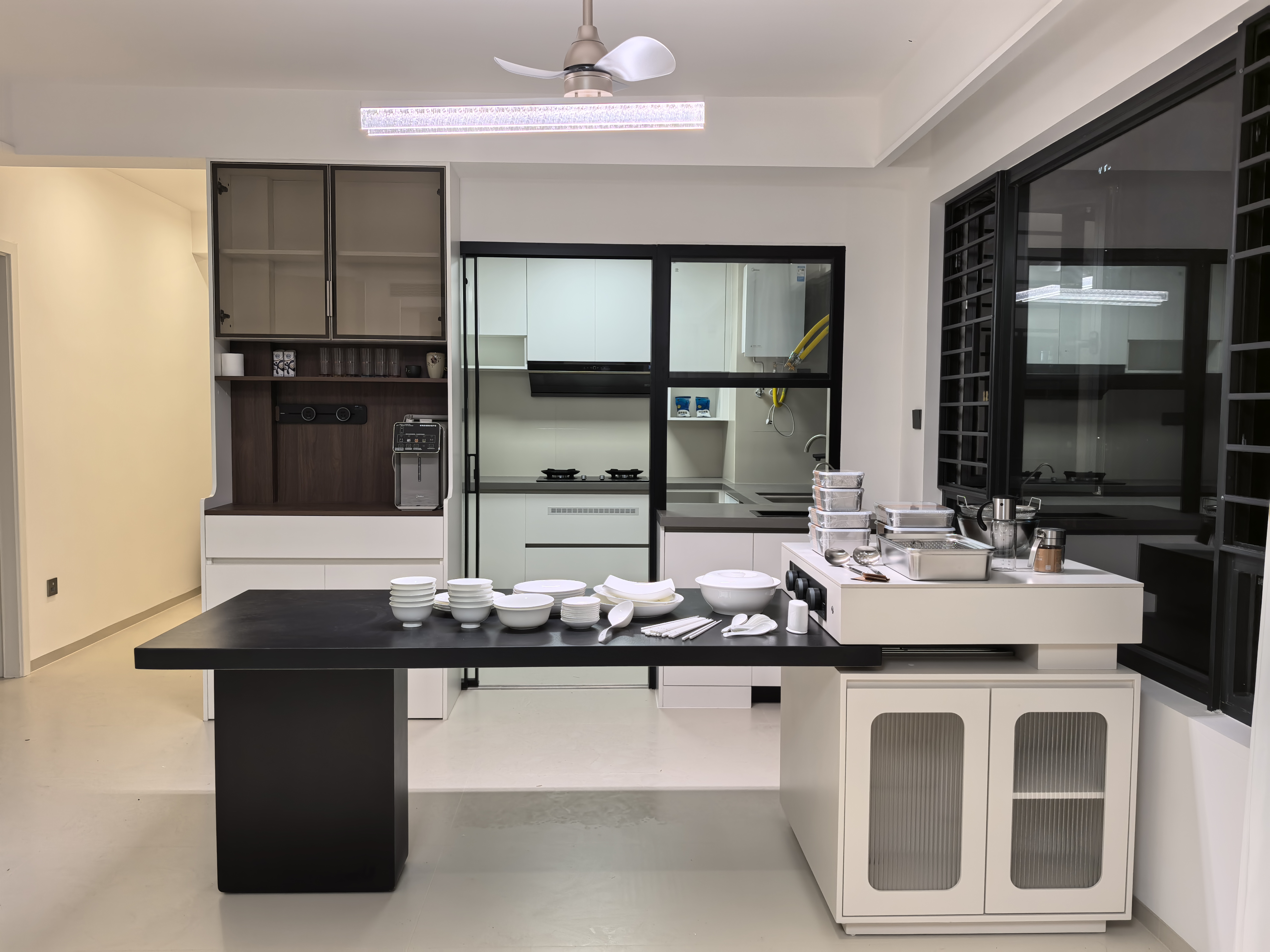 红牡丹纯白骨瓷餐具套装陶瓷碗具碗碟整套家用碗筷可进洗碗机乔迁瓷器 纯白10人圆形配置[品锅版] 58件套 实拍图