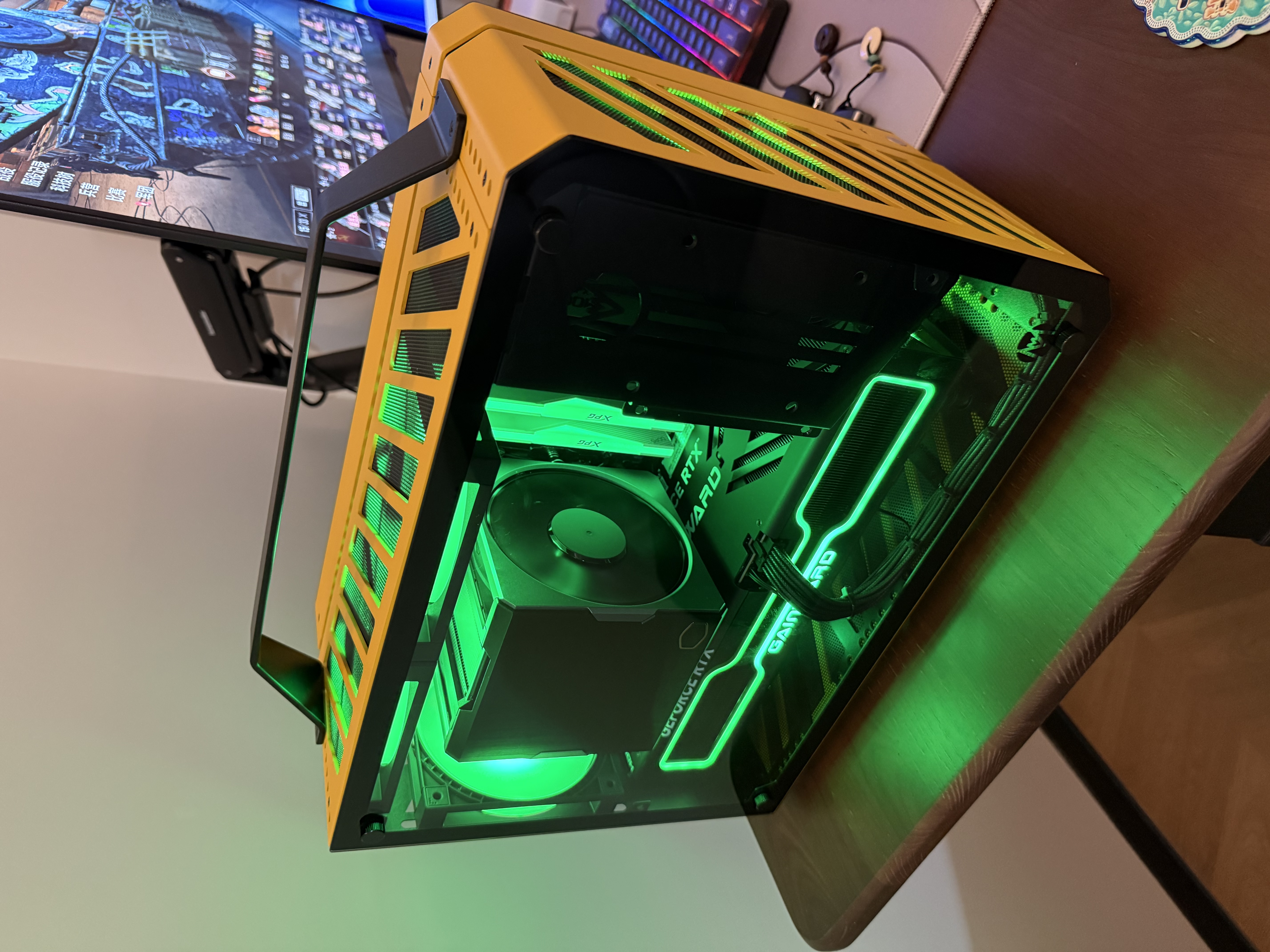 华硕ROG洛基1200W SFX-L电源 ATX3/双16PIN供电/日系电容/钛金认证/适配50系显卡  LOKI 实拍图