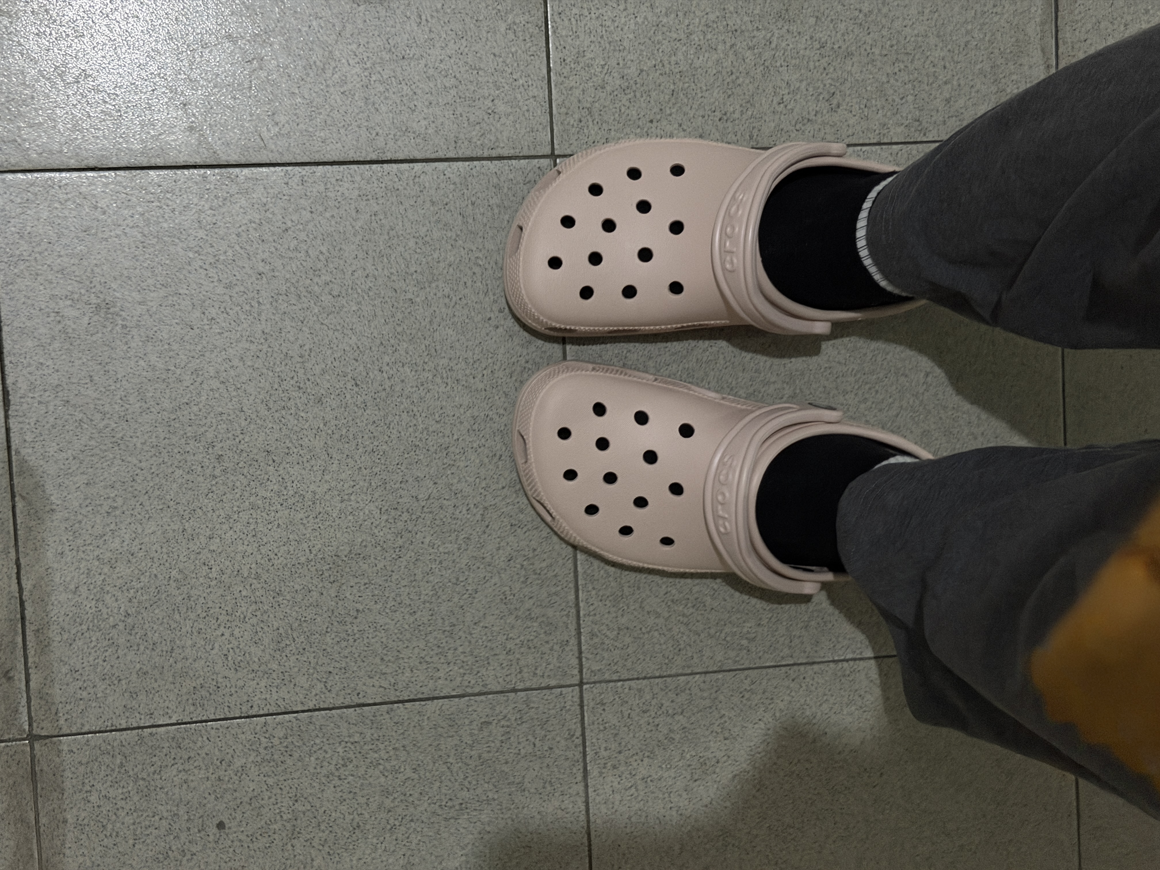 卡骆驰（CROCS）经典洞洞鞋轻便百搭女沙滩鞋包头拖鞋男鞋|10001 石英粉-6UR(含智必星) 39 (240mm) 实拍图
