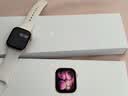 Apple/苹果 Watch S11 智能手表GPS+蜂窝款42毫米玫瑰金色铝金属表壳淡桃粉色运动型表带S/M MF984CH/B 实拍图