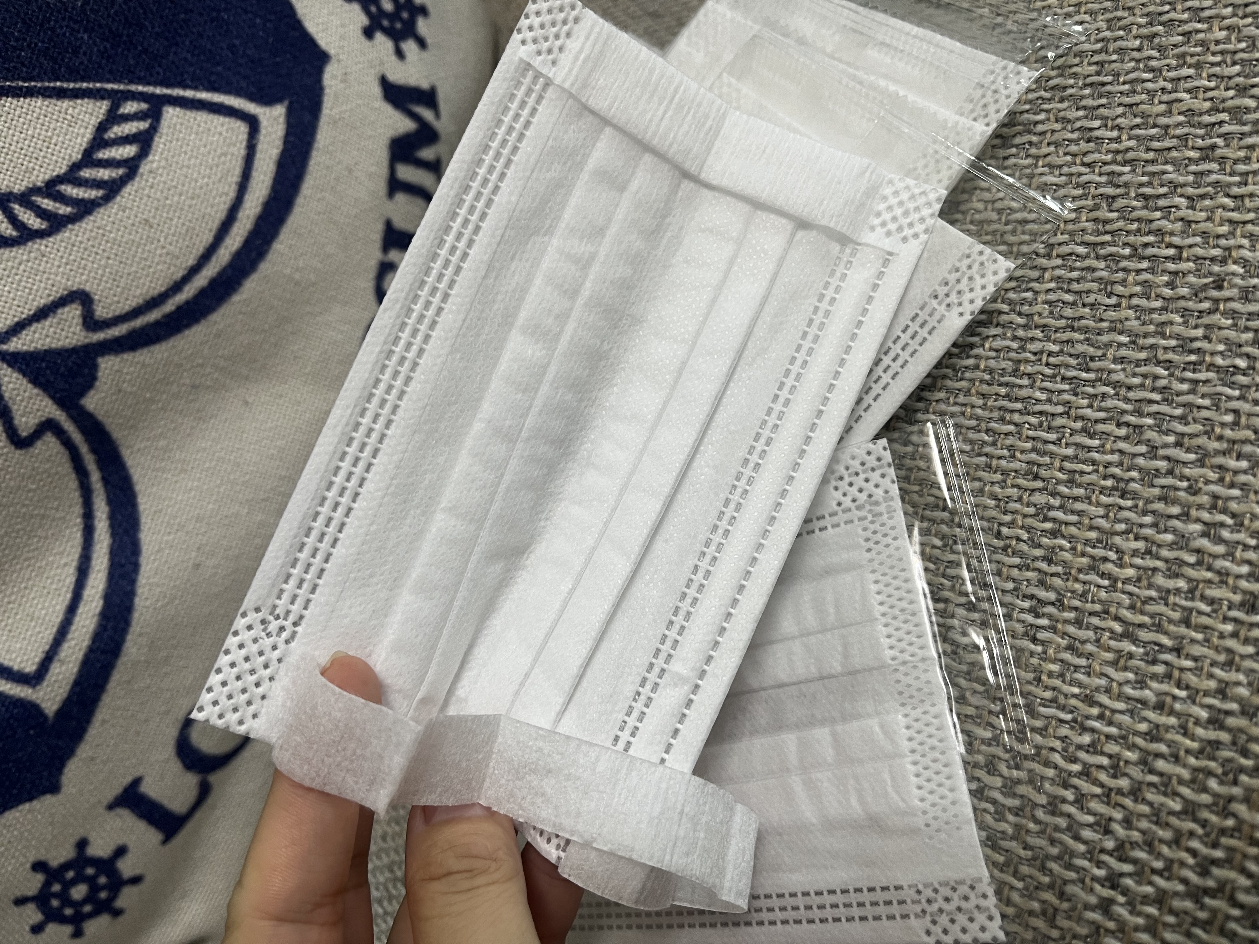 Brodio 6-15岁儿童口罩独立包装一次性15mm宽耳带三层防护过滤率大于99% 1盒50片 独立装 实拍图