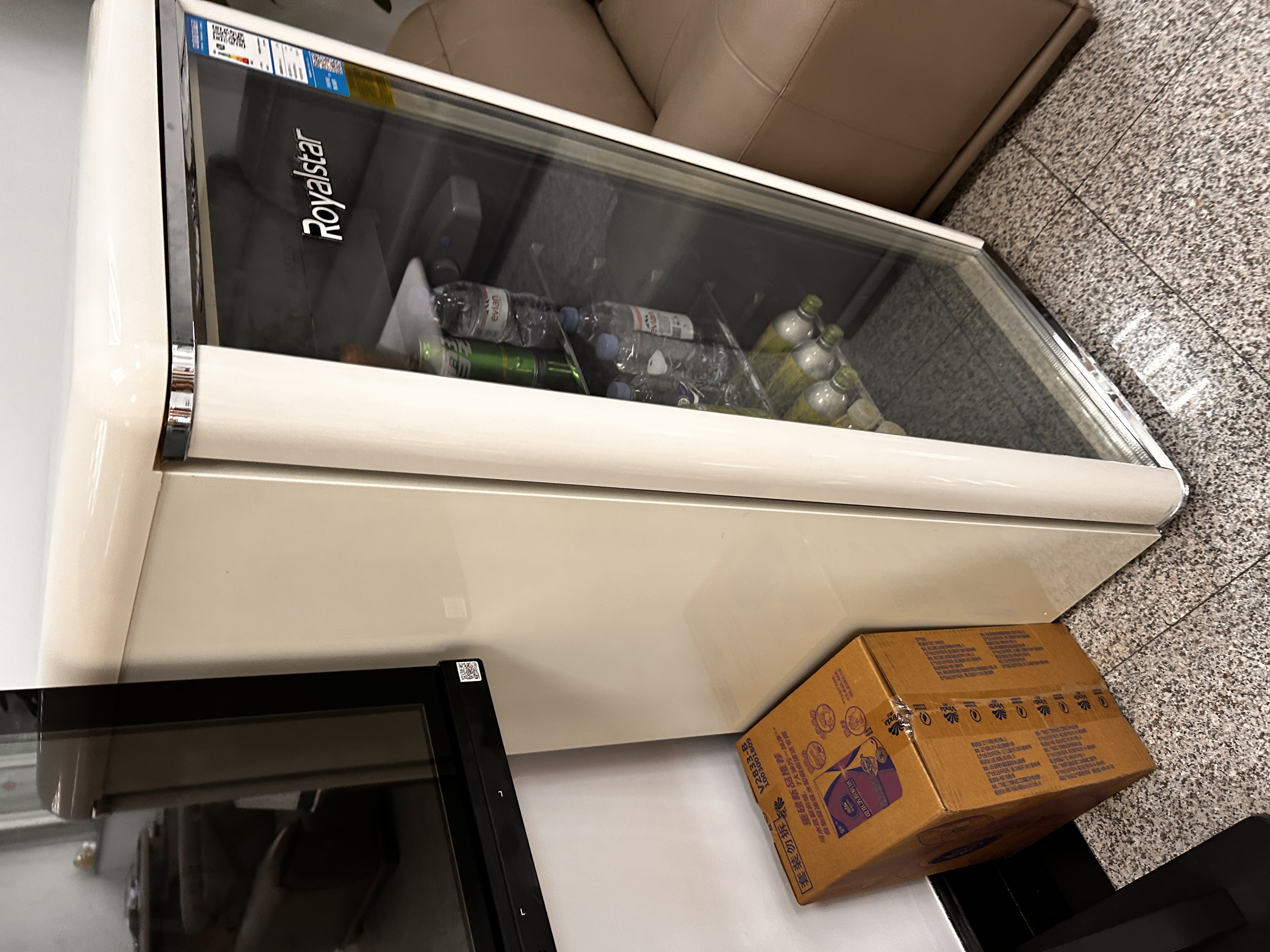 荣事达（Royalstar）冰吧冷藏柜 欧式恒温红酒柜酒店家用客厅冰箱迷你小型单门办公室保鲜展示留样茶叶饮料柜 复古款238FGS【奶白色+冷藏+冷冻】 实拍图
