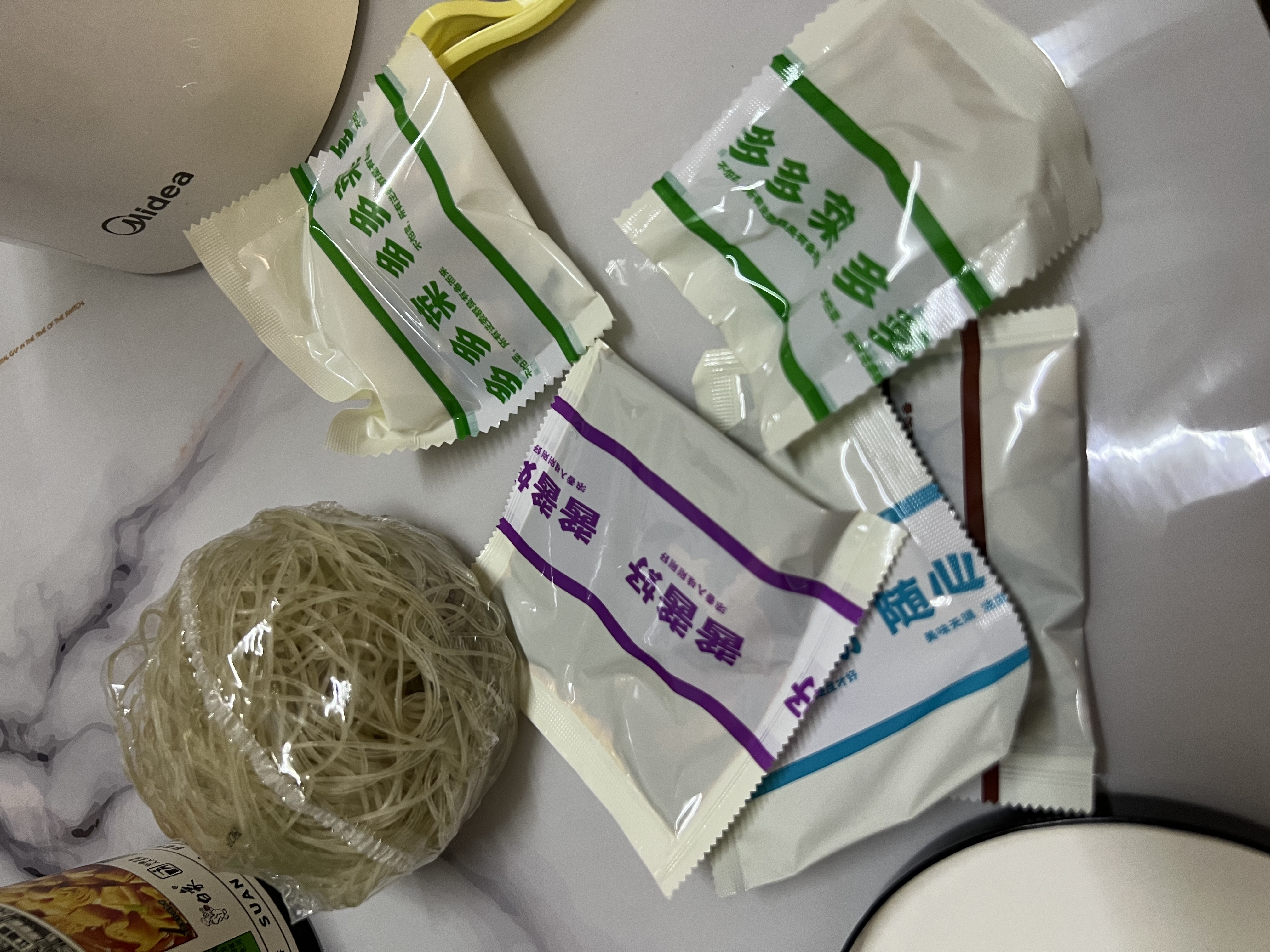 白象酸辣粉 大辣娇骨汤酸辣粉 方便米粉米线粉丝108g*6桶整箱装 实拍图