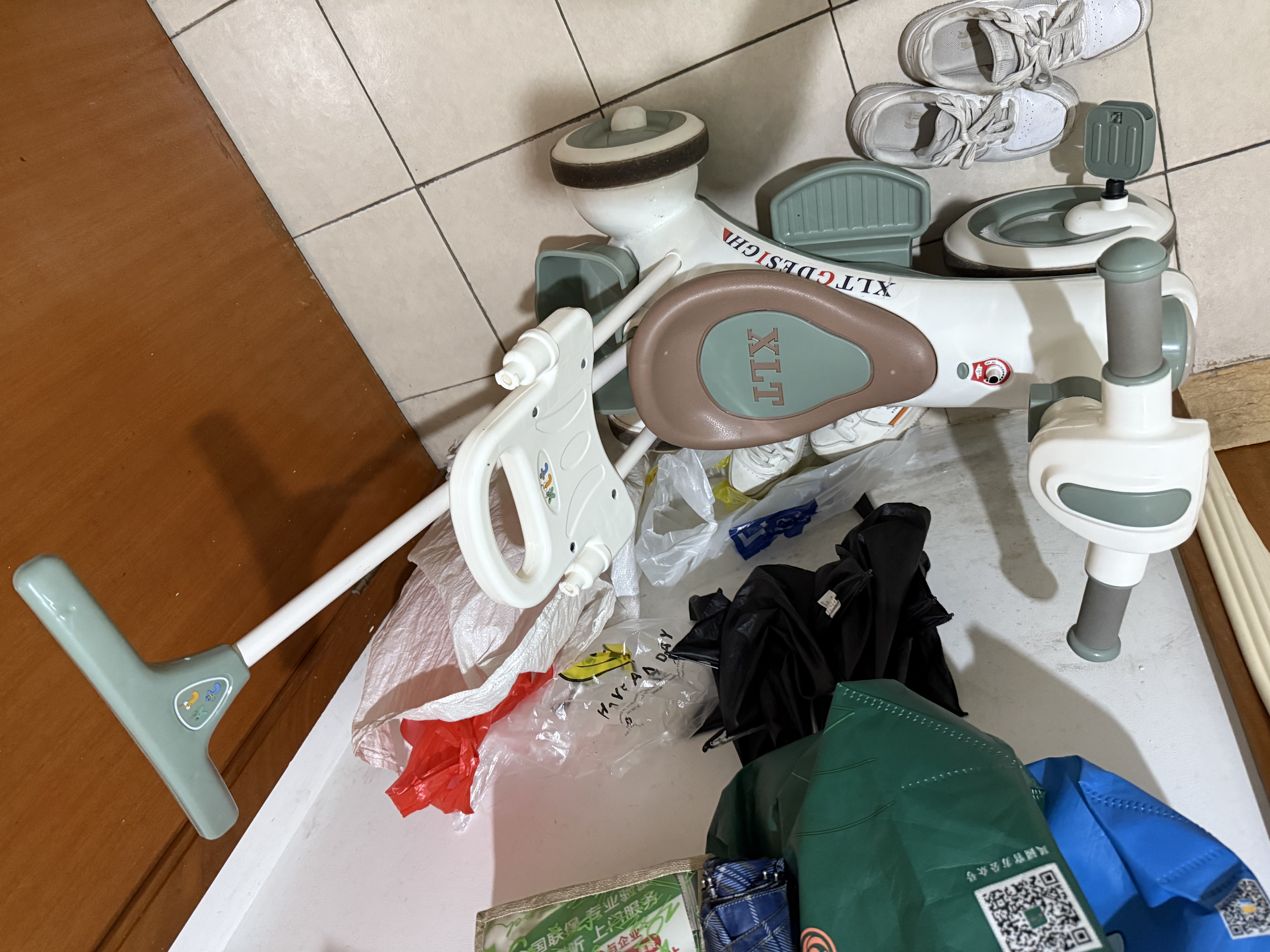 贝趣儿童三轮车1-3岁脚踏车宝宝遛娃神器婴儿推车溜溜车三合一手推车 【安全护栏+靠背推杆+遮阳棚】 绿 推骑两用0-6岁溜娃小孩自行车 实拍图