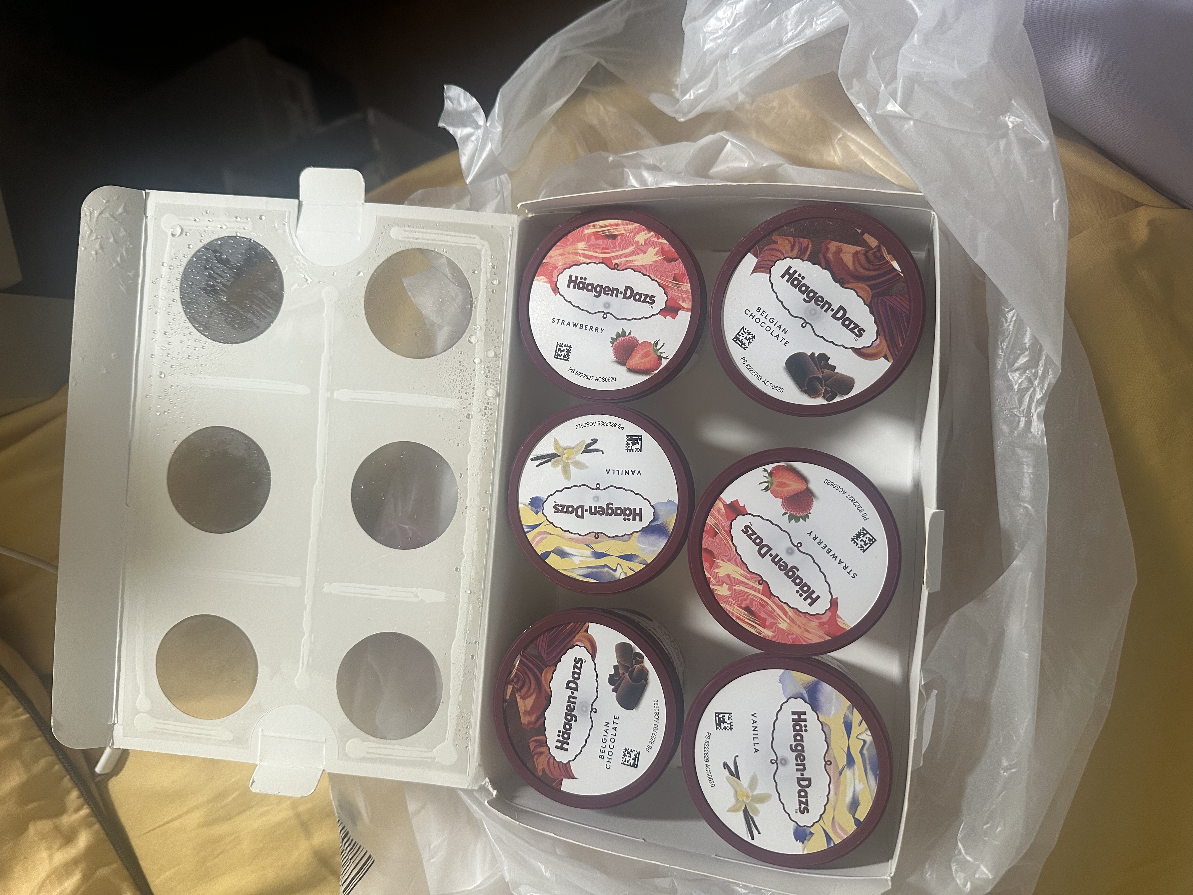 哈根达斯（Haagen-Dazs）6杯组合装 经典巧克力/香草/草莓100ml*6冰淇淋礼盒 量贩装 实拍图